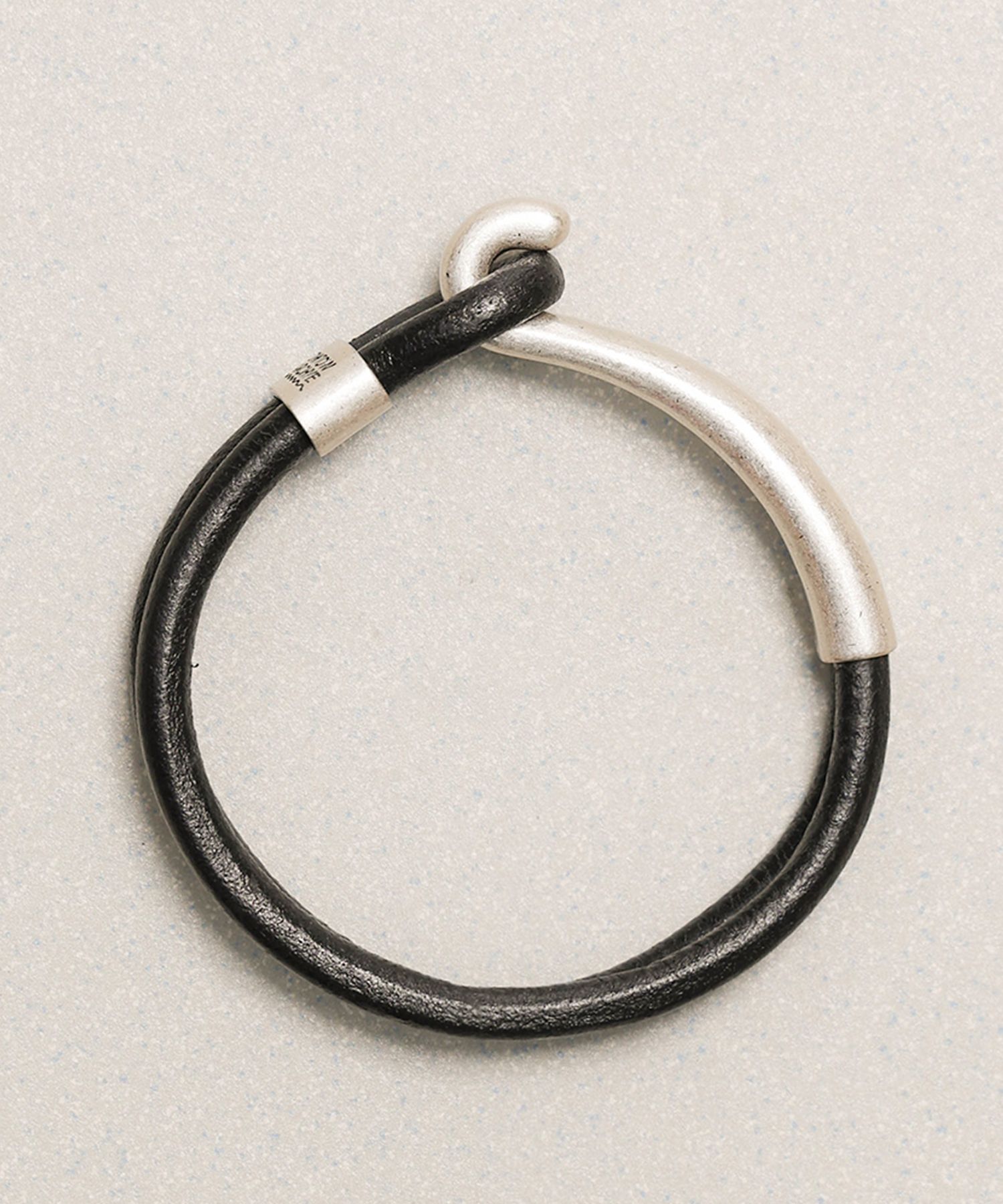 【韓国のみ】 TOWTOW.ARCHIVE Grit Leather Bracelet MUSINSA | TOWTOW ARCHIVE Grit Leather Bracelet Black
