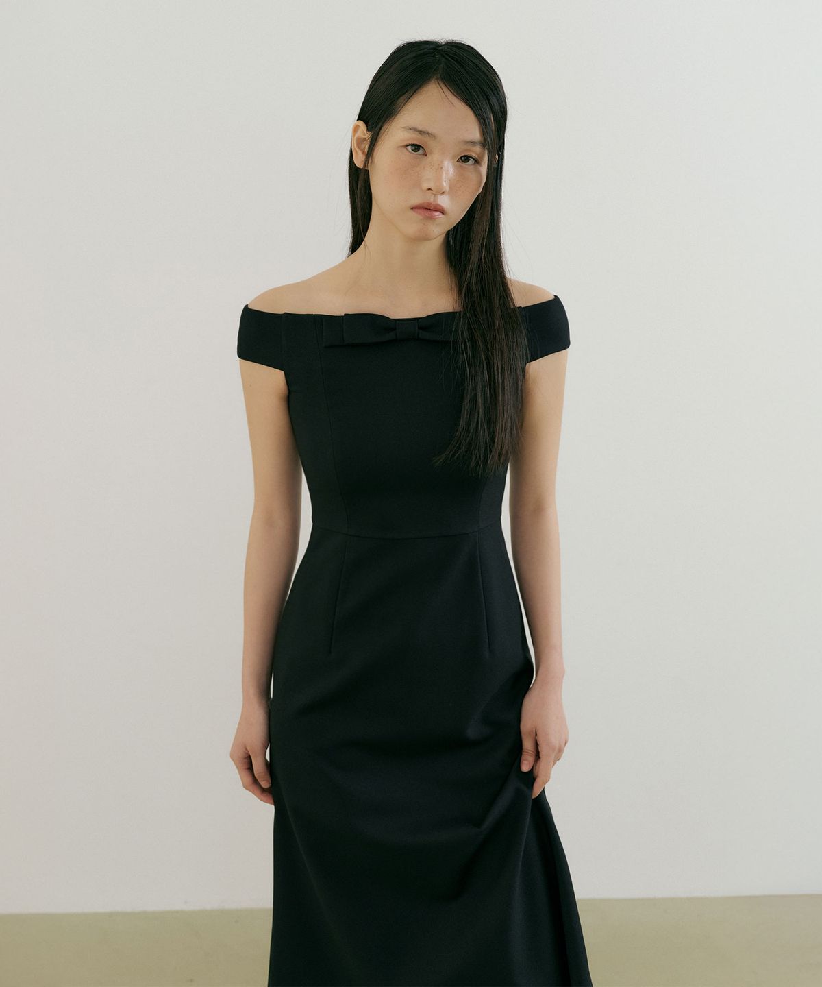 루시르주(LUCIR ZU) Bellucci Ribbon One-piece (black)