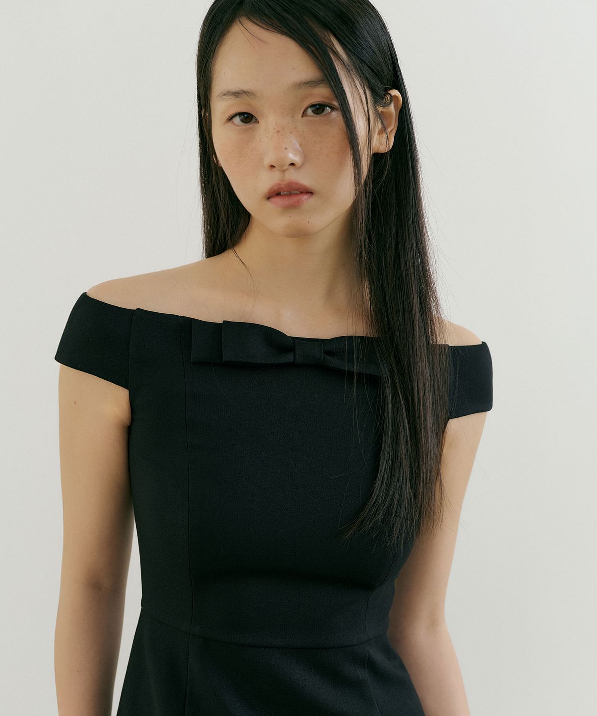 루시르주(LUCIR ZU) Bellucci Ribbon One-piece (black)