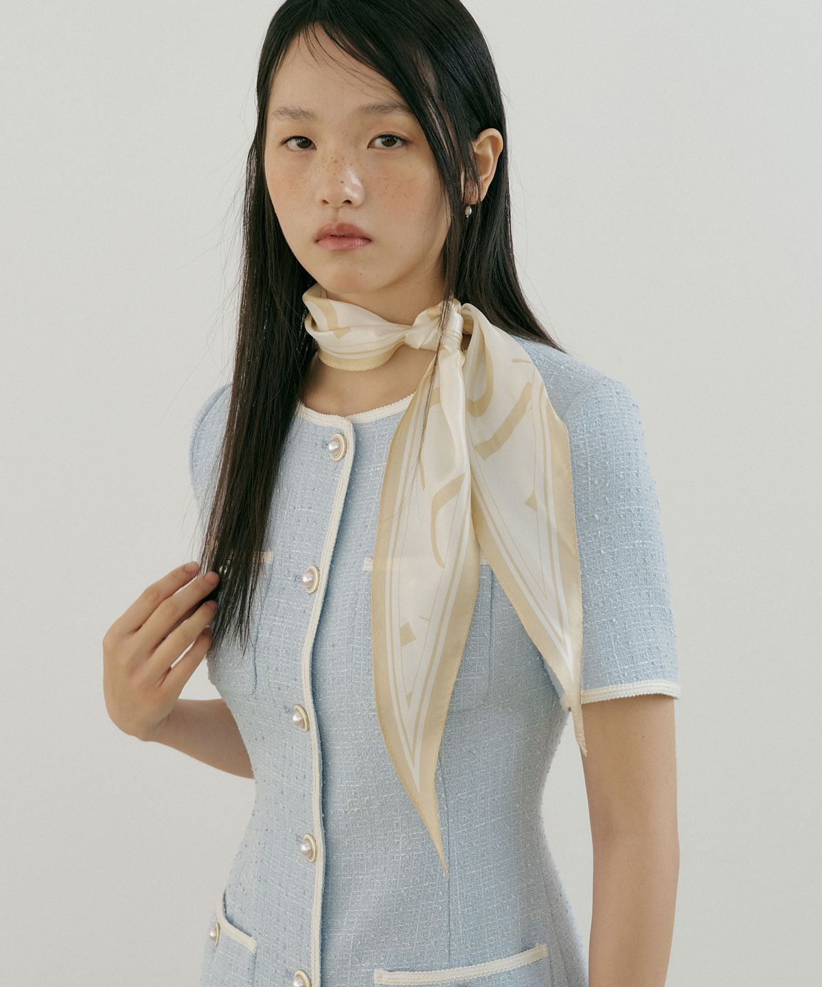 루시르주(LUCIR ZU) Lucir zu Silk Diamond Scarf (beige)