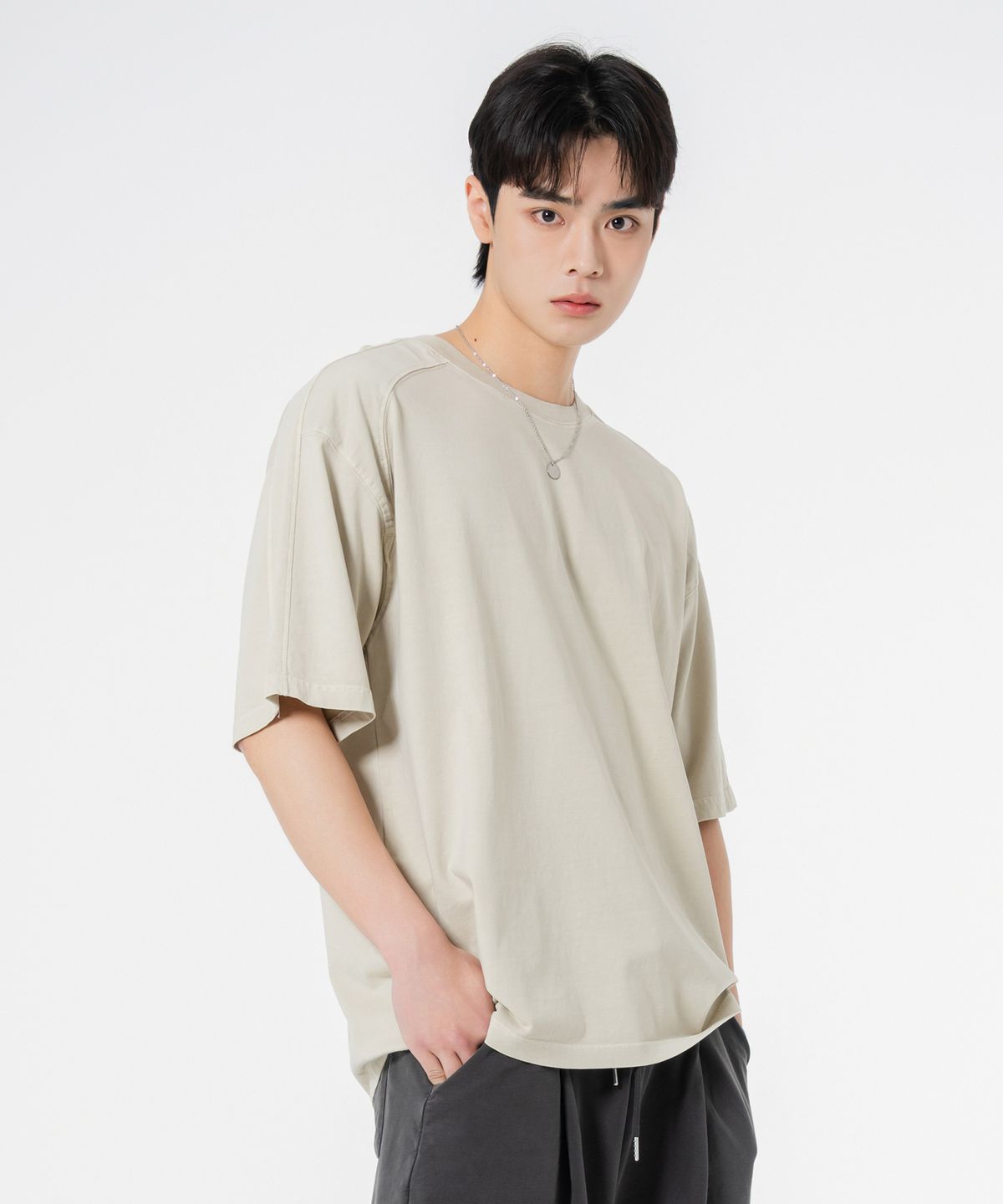 모즈모즈(MOZMOZ) 어깨 절개 무지 오버핏 피그먼트 반팔티셔츠 베이지