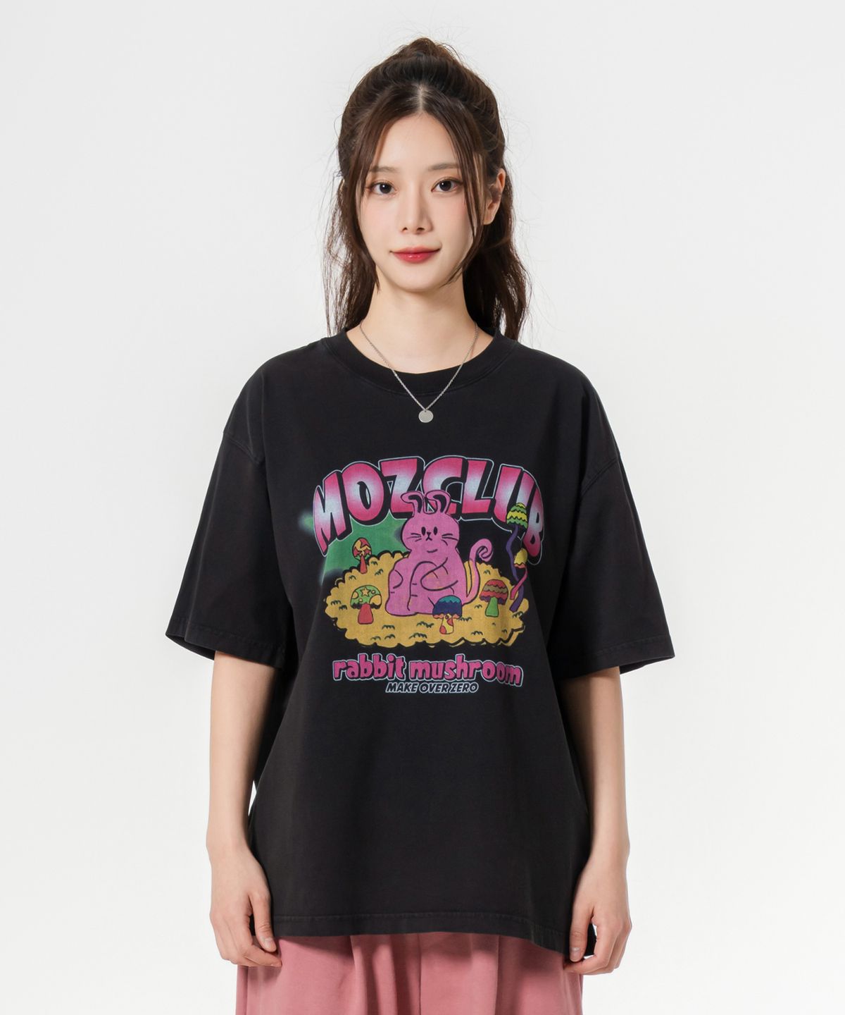 모즈모즈(MOZMOZ) 하이래빗 오버핏 피그먼트 반팔 티셔츠 블랙