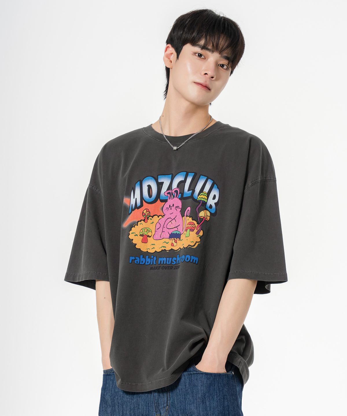 모즈모즈(MOZMOZ) 하이래빗 오버핏 피그먼트 반팔 티셔츠 챠콜