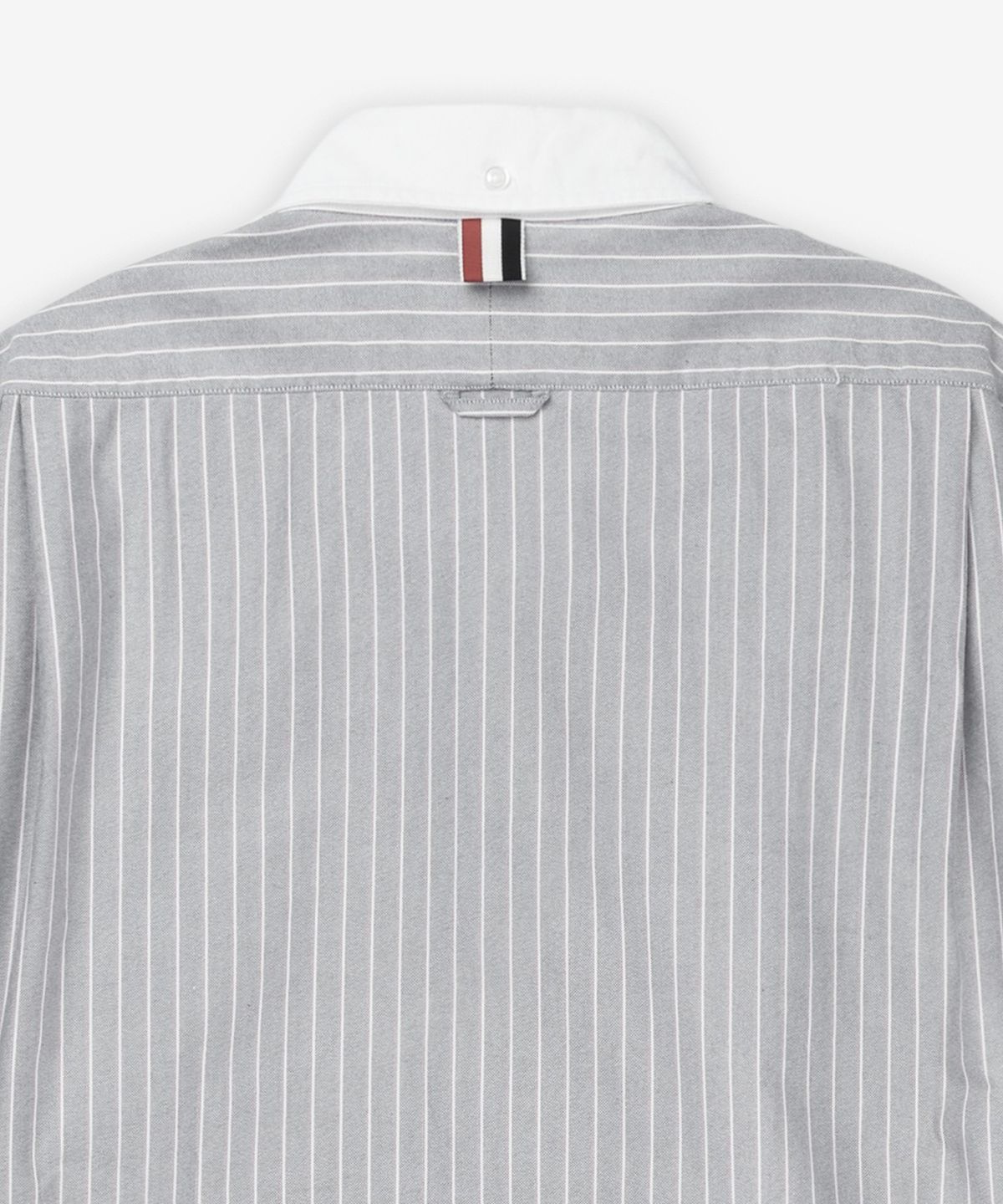 톰 브라운(THOM BROWNE) 스트라이프 옥스포드 4바 미니 라운드 카라 셔츠 - 네이비:화이트 / MWL414CF0013415