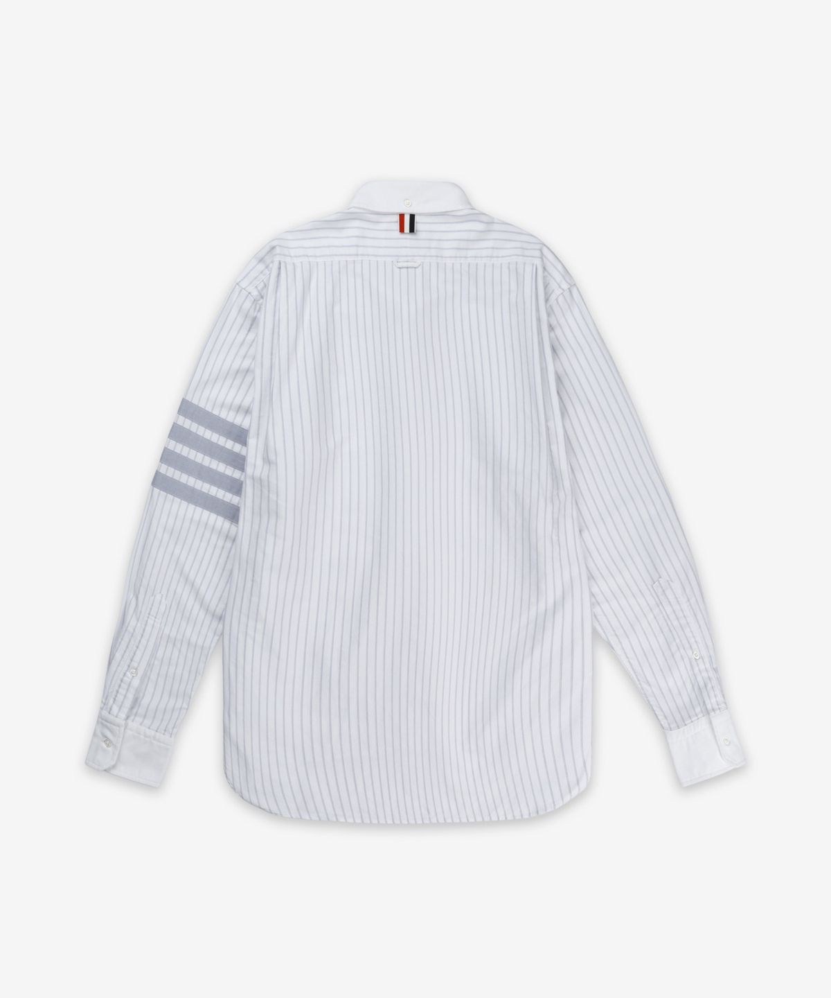톰 브라운(THOM BROWNE) 스트레이트 핏 미니 라운드 카라 셔츠 - 블루 / MWL414CF0013450