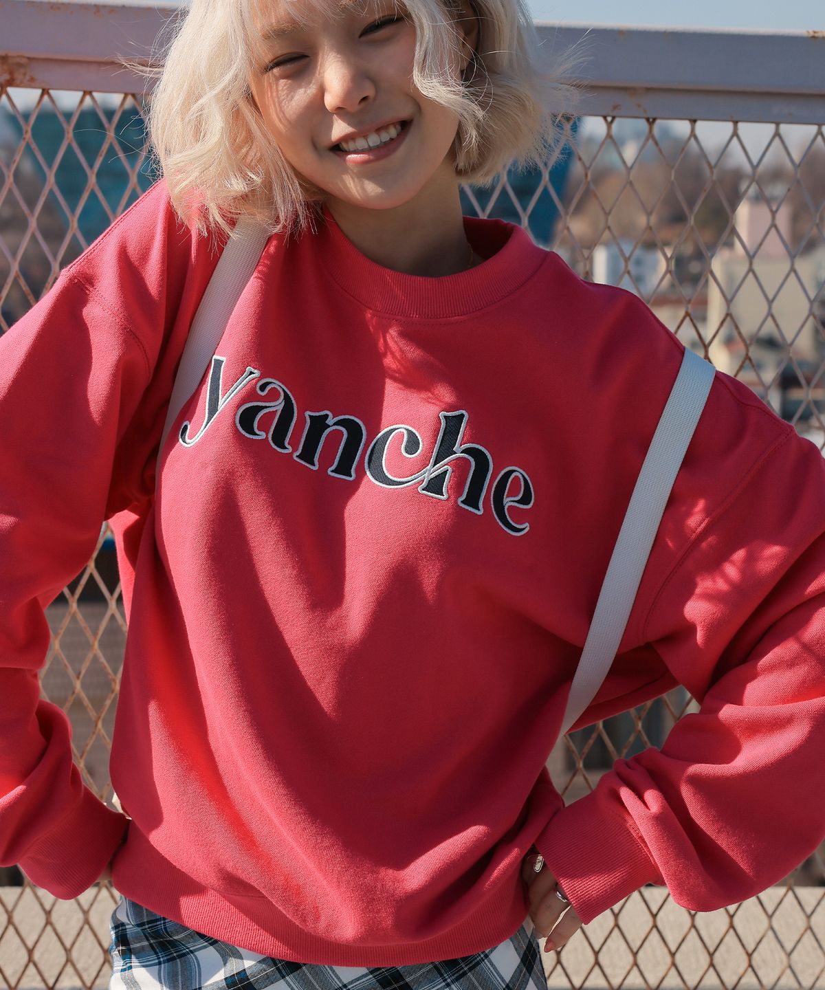하이스쿨디스코(HIGH SCHOOL DISCO) YANCHE 맨투맨_핫핑크