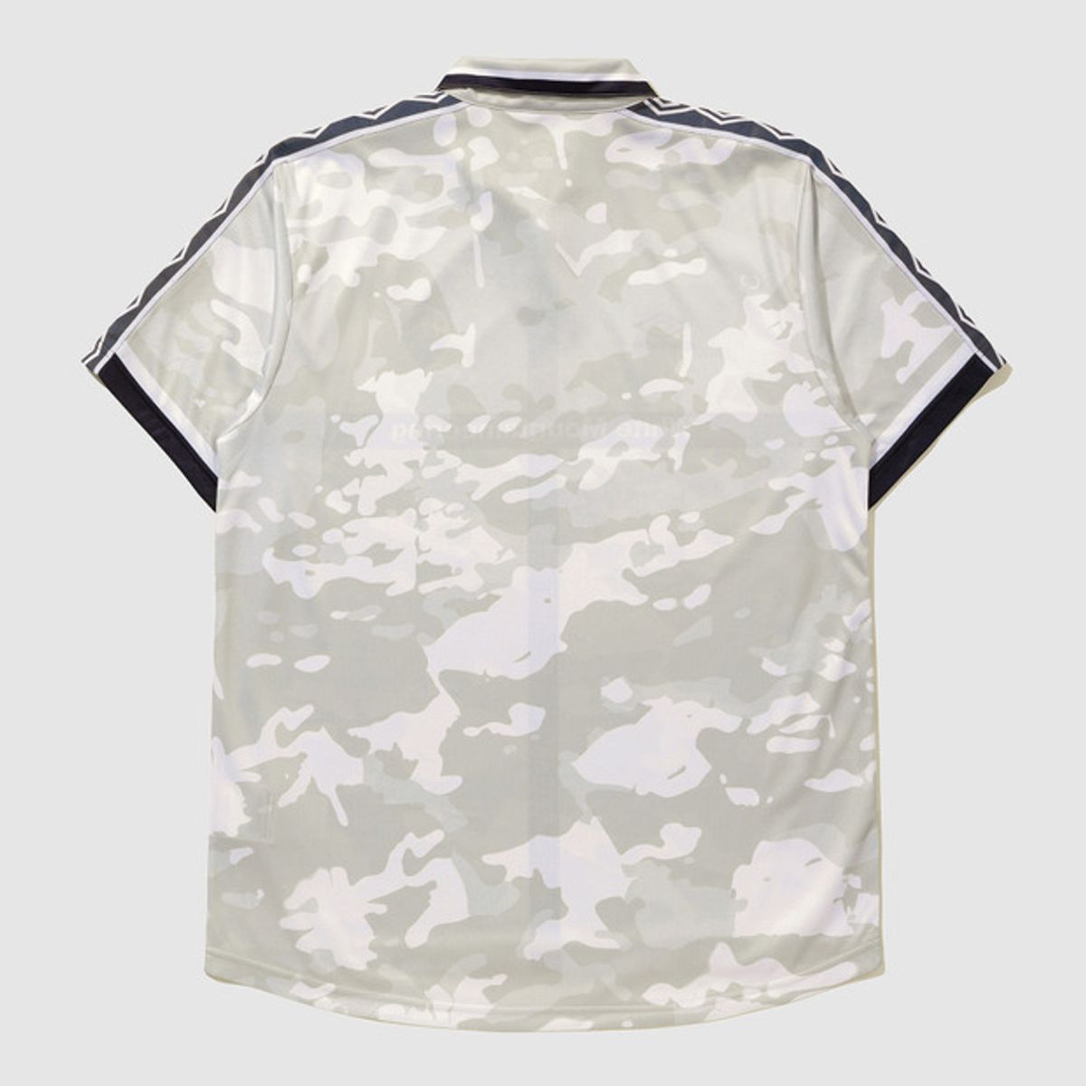 엄브로(UMBRO) [UMB X White Mountaineering] 유니폼 반팔 티셔츠 화이트(UQ111CRJ29)