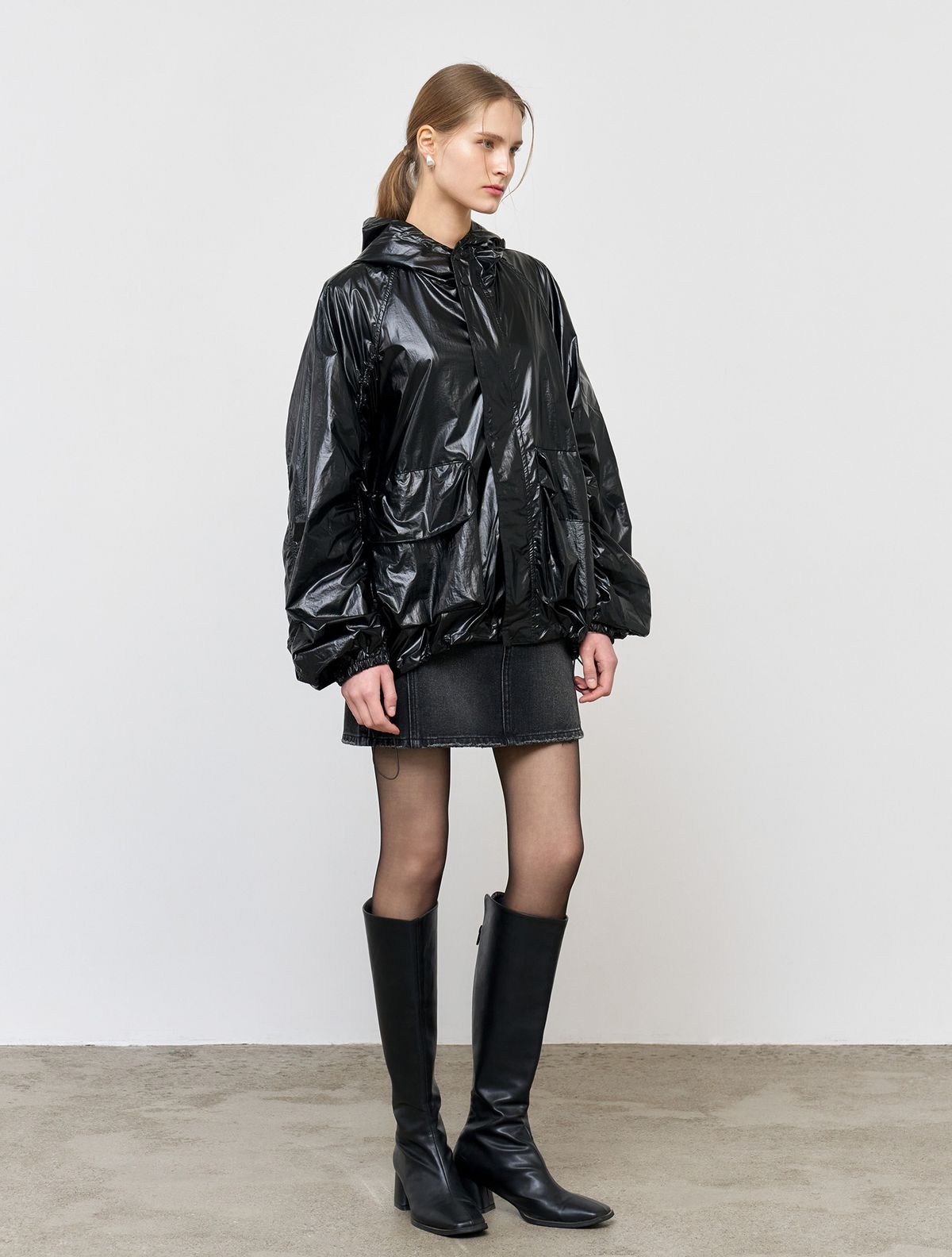 제너럴아이디어(GENERALIDEA) UNISEX 글로시 패커블 윈드 브레이커 [BLACK] / SBE1U07001