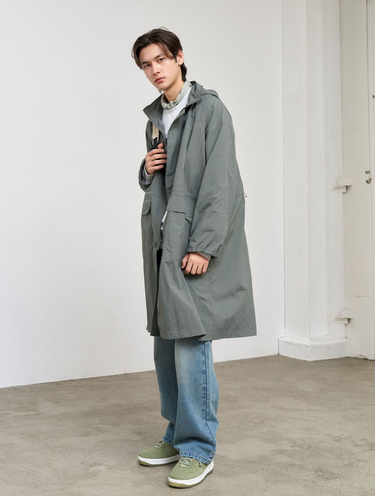 제너럴아이디어(GENERALIDEA) UNISEX 유틸리티 롱 사파리 점퍼 [GREY] / SBE1U07003