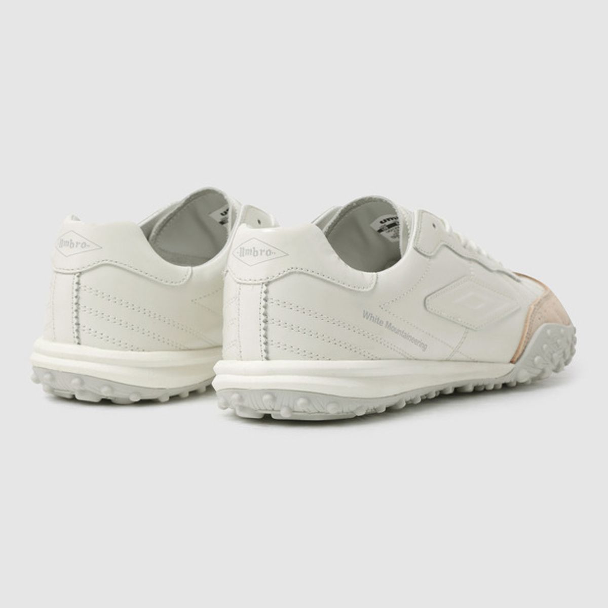 엄브로(UMBRO) [UMB X White Mountaineering] FIRST JOGGER (퍼스트 조거) 화이트(UQ123CCU21)