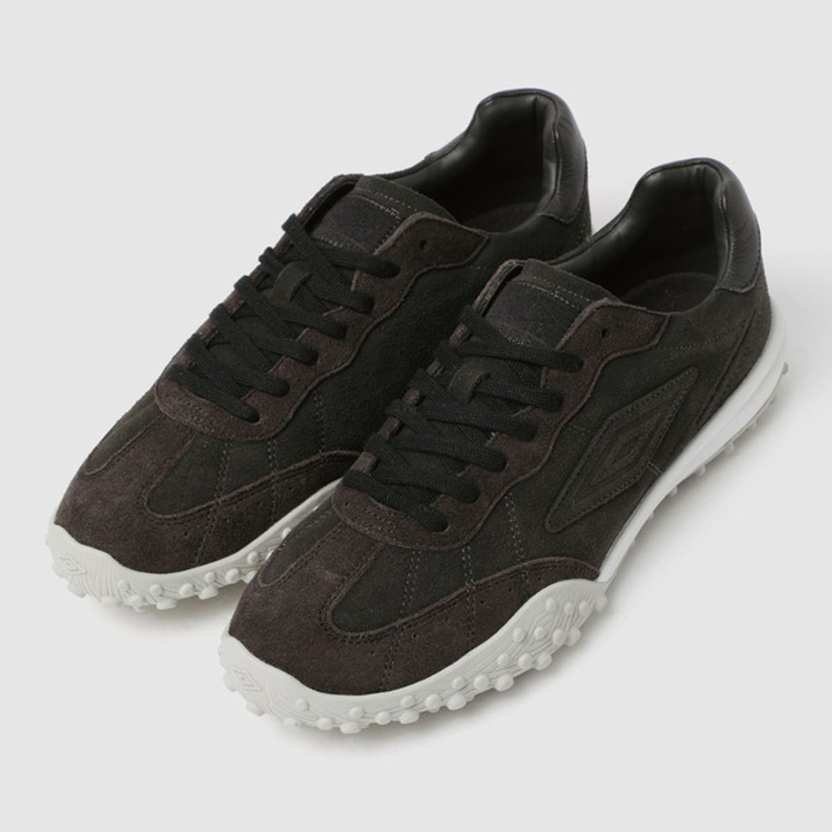 엄브로(UMBRO) [UMB X White Mountaineering] FIRST JOGGER (퍼스트 조거) 블랙(UQ123CCU21)