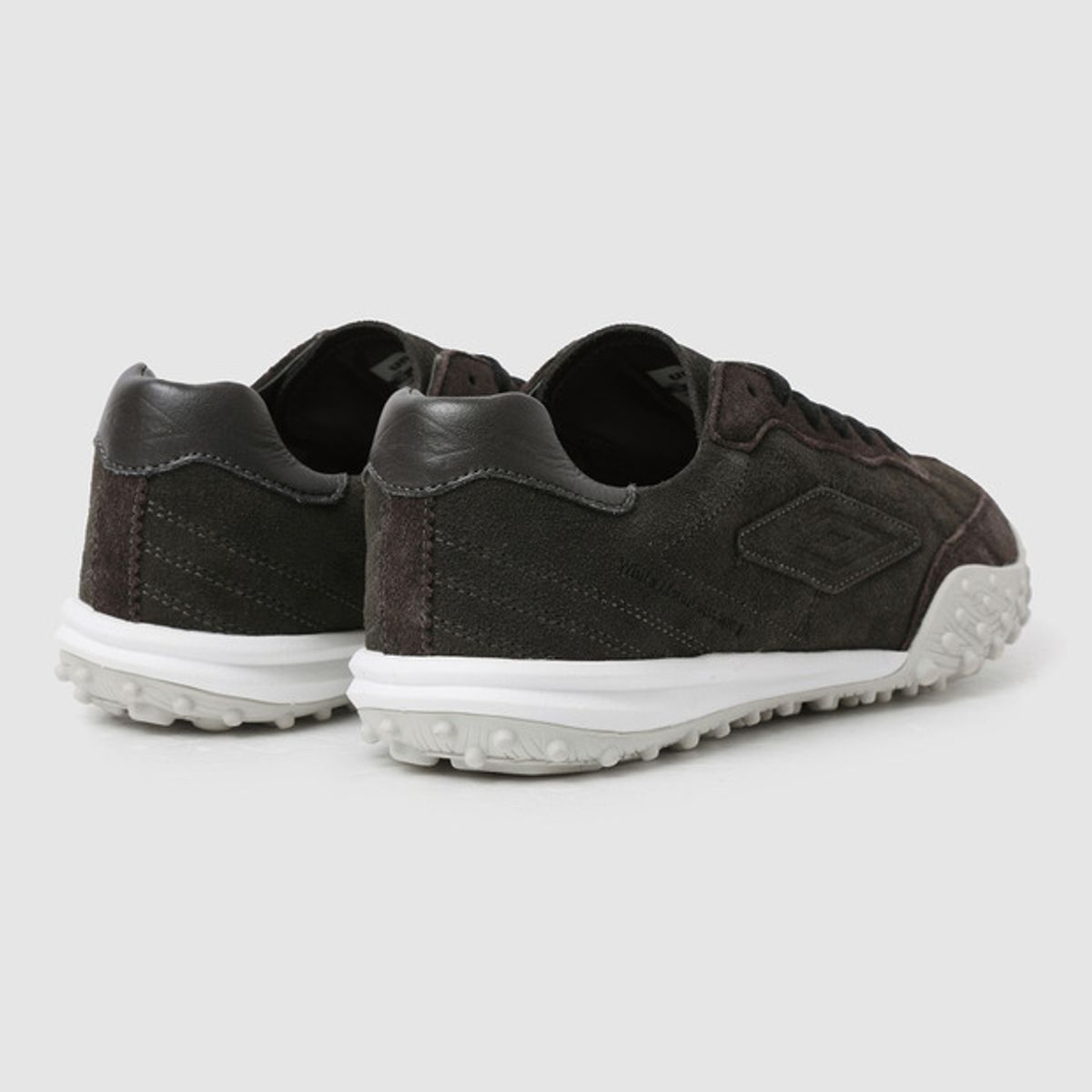 엄브로(UMBRO) [UMB X White Mountaineering] FIRST JOGGER (퍼스트 조거) 블랙(UQ123CCU21)