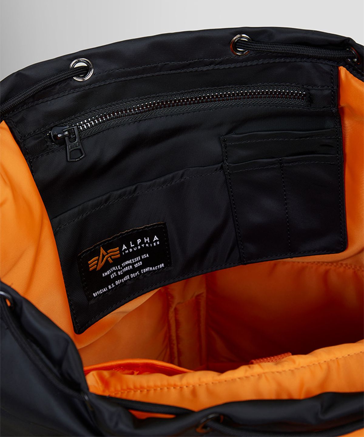 알파 인더스트리(ALPHA INDUSTRIES) 나일론 백팩 블랙
