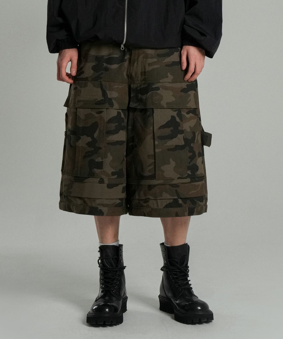 아이돈워너셀(IDWS) Ignis Maxi Cargo Bermuda Shorts Multi