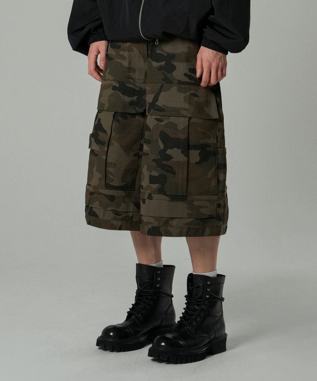 아이돈워너셀(IDWS) Ignis Maxi Cargo Bermuda Shorts Multi