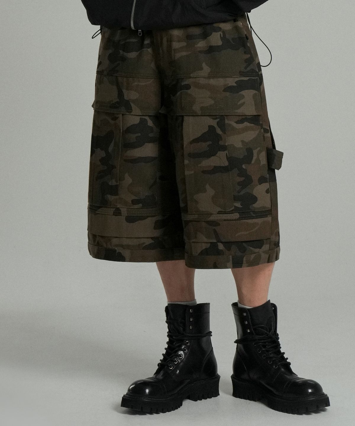 아이돈워너셀(IDWS) Ignis Maxi Cargo Bermuda Shorts Multi