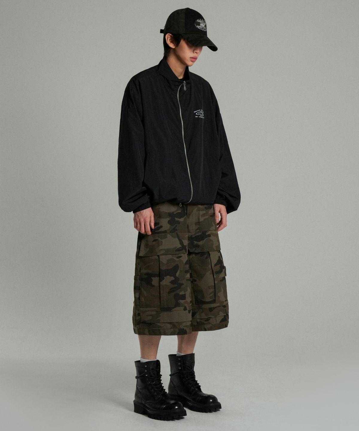 아이돈워너셀(IDWS) Ignis Maxi Cargo Bermuda Shorts Multi