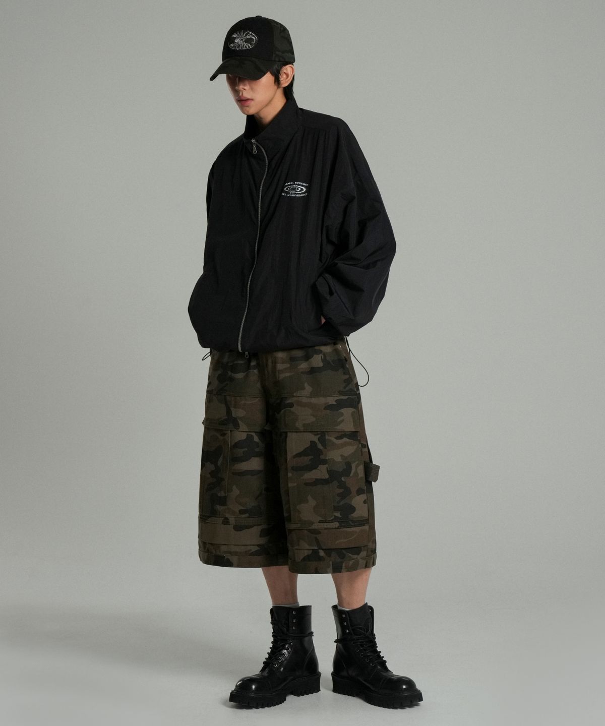 아이돈워너셀(IDWS) Ignis Maxi Cargo Bermuda Shorts Multi