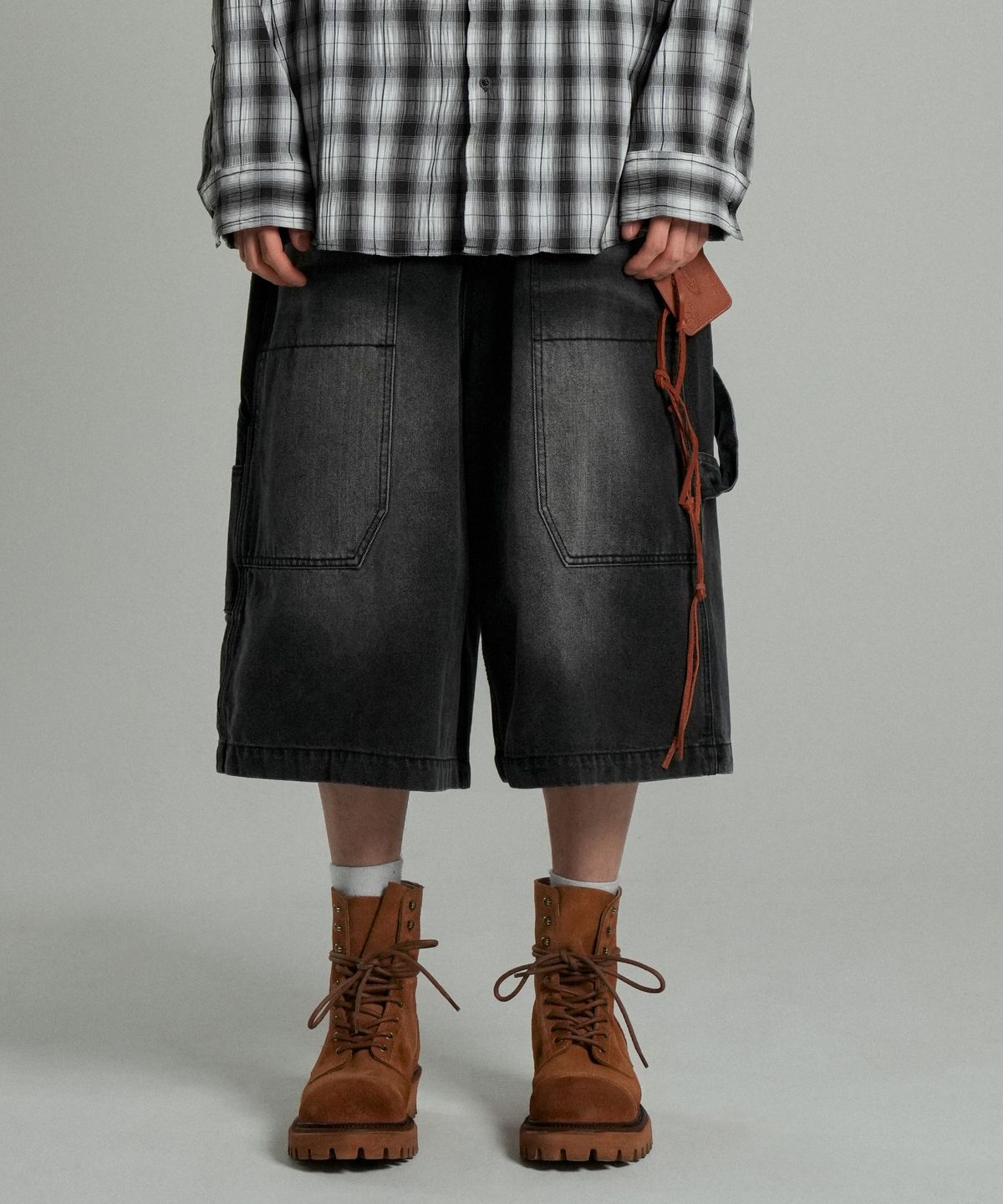 아이돈워너셀(IDWS) Blaze Maxi Carpenter Bermuda Shorts Black