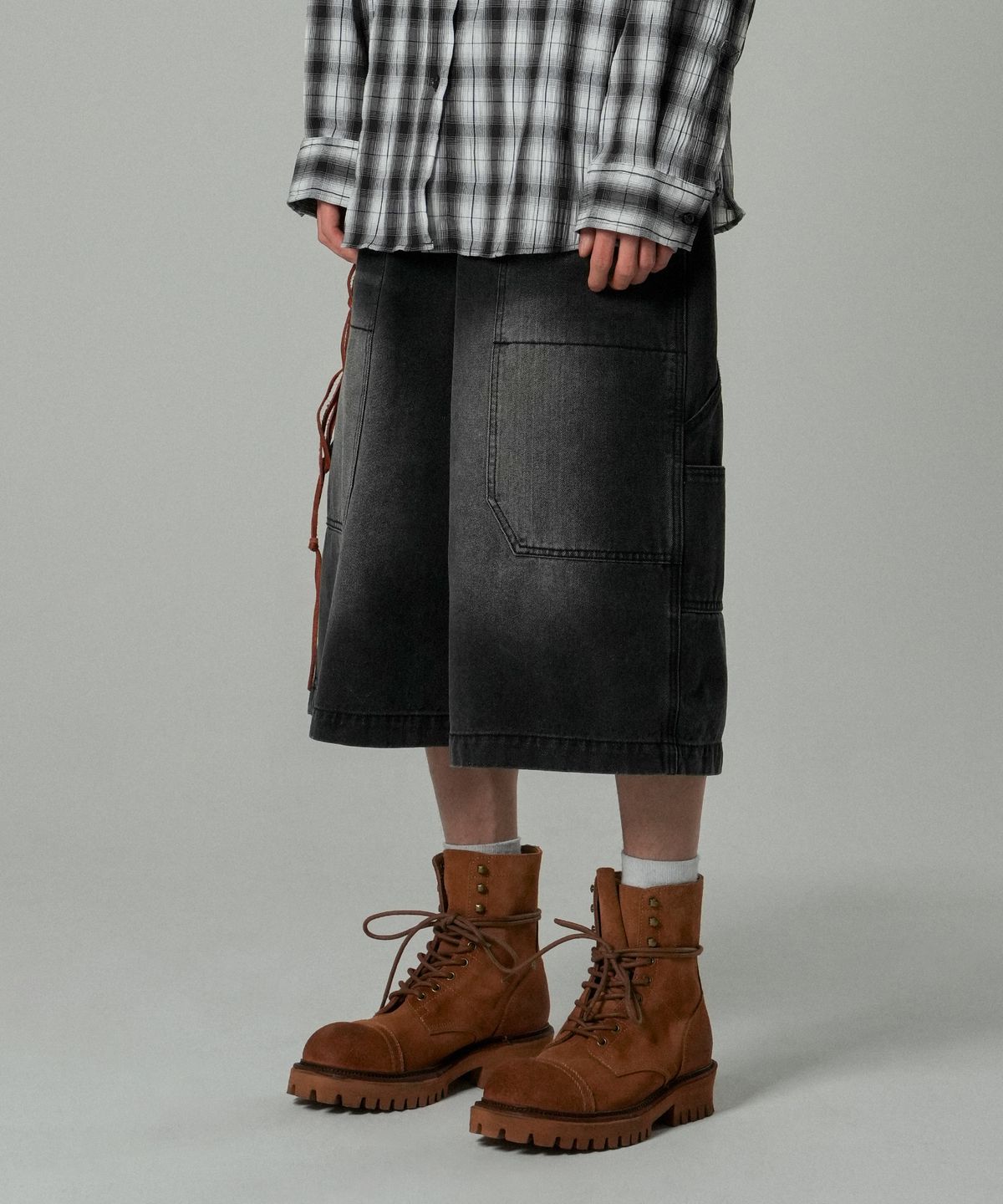 아이돈워너셀(IDWS) Blaze Maxi Carpenter Bermuda Shorts Black