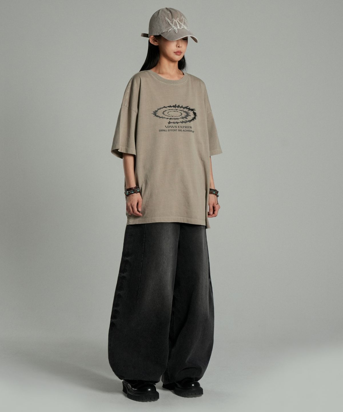 아이돈워너셀(IDWS) Swift Symbol Dying T-Shirt Sand