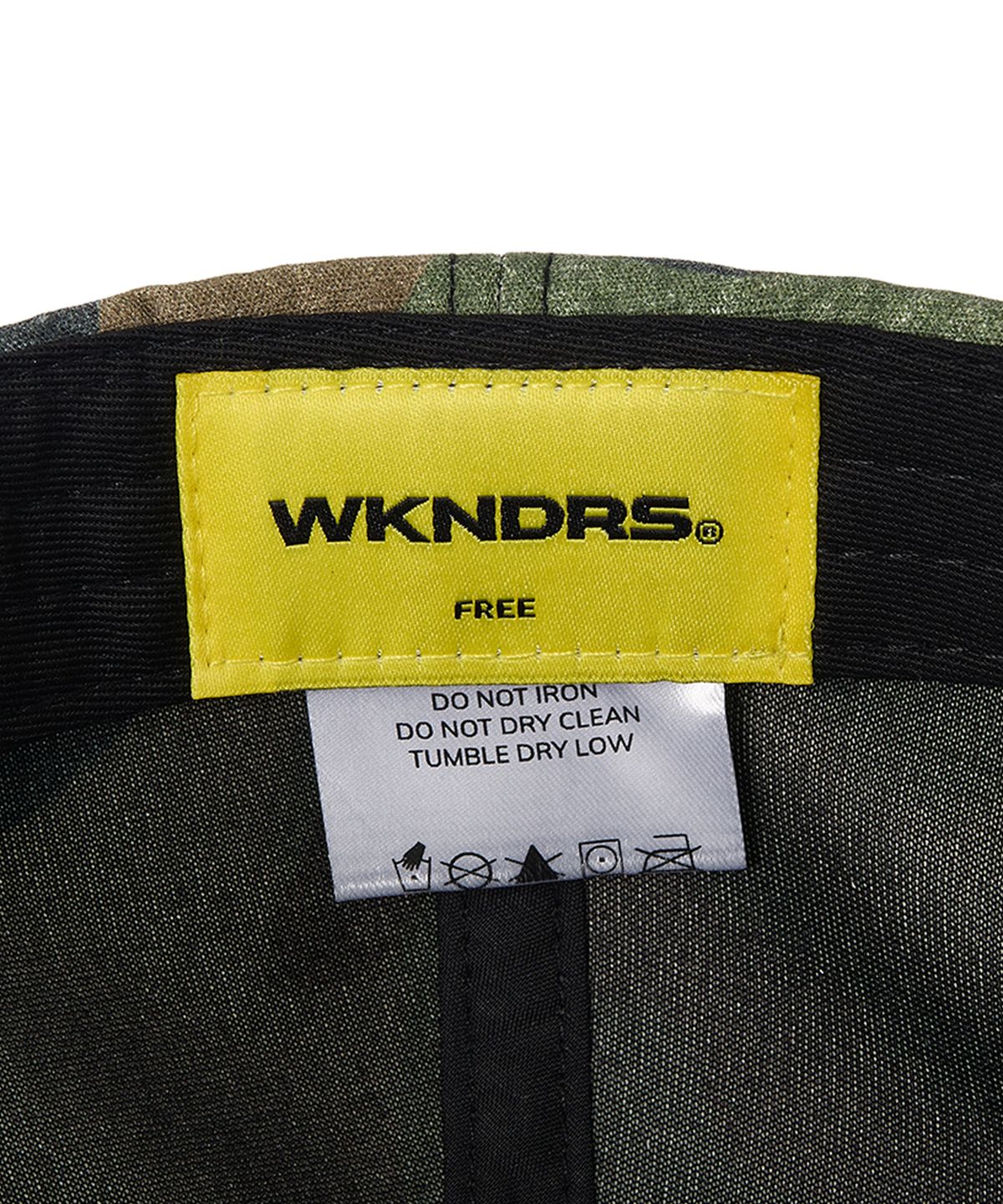 위캔더스(WKNDRS) GRAFFITI LOGO CAP (CAMO)