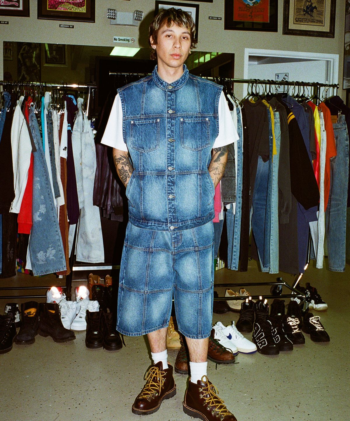 위캔더스(WKNDRS) PATCH WORK DENIM VEST (DENIM)