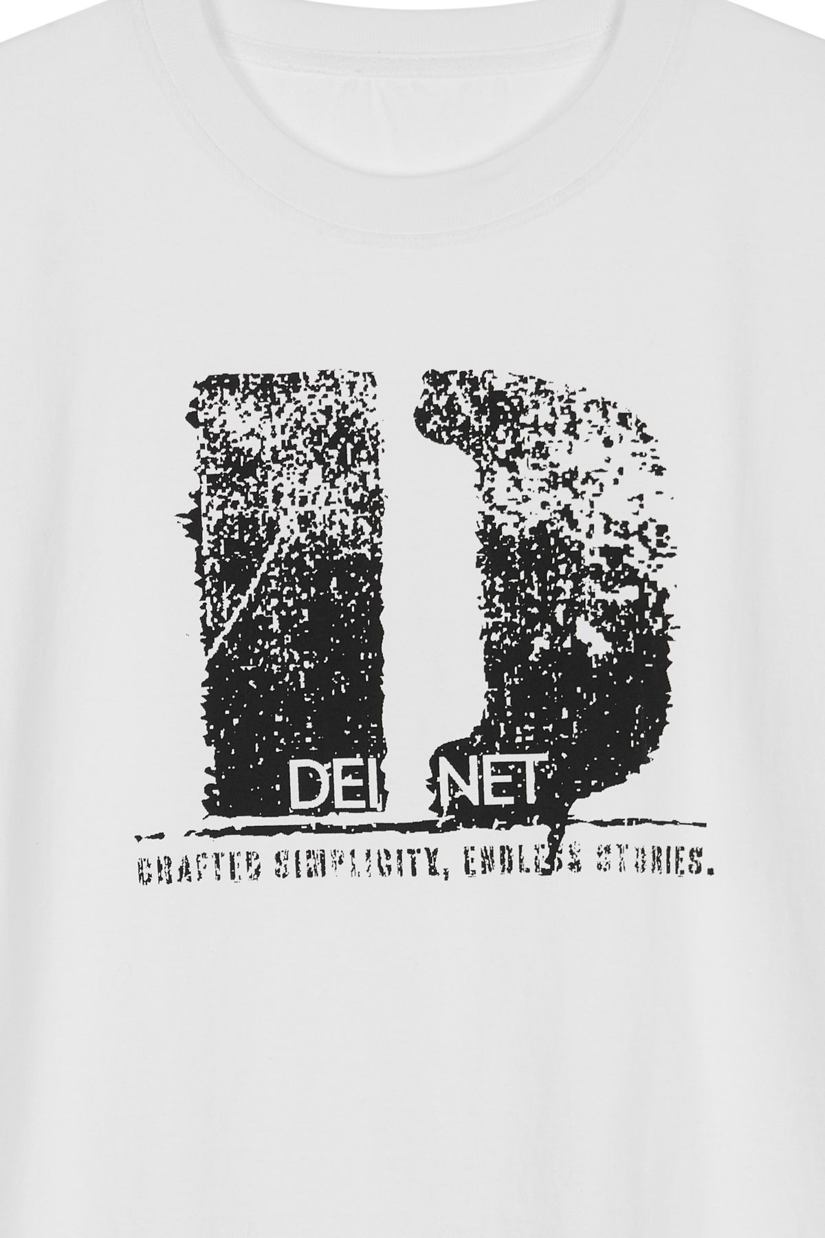 다이닛(DEINET) D ACCENT CRACK LOGO T-SHIRTS IN WHITE