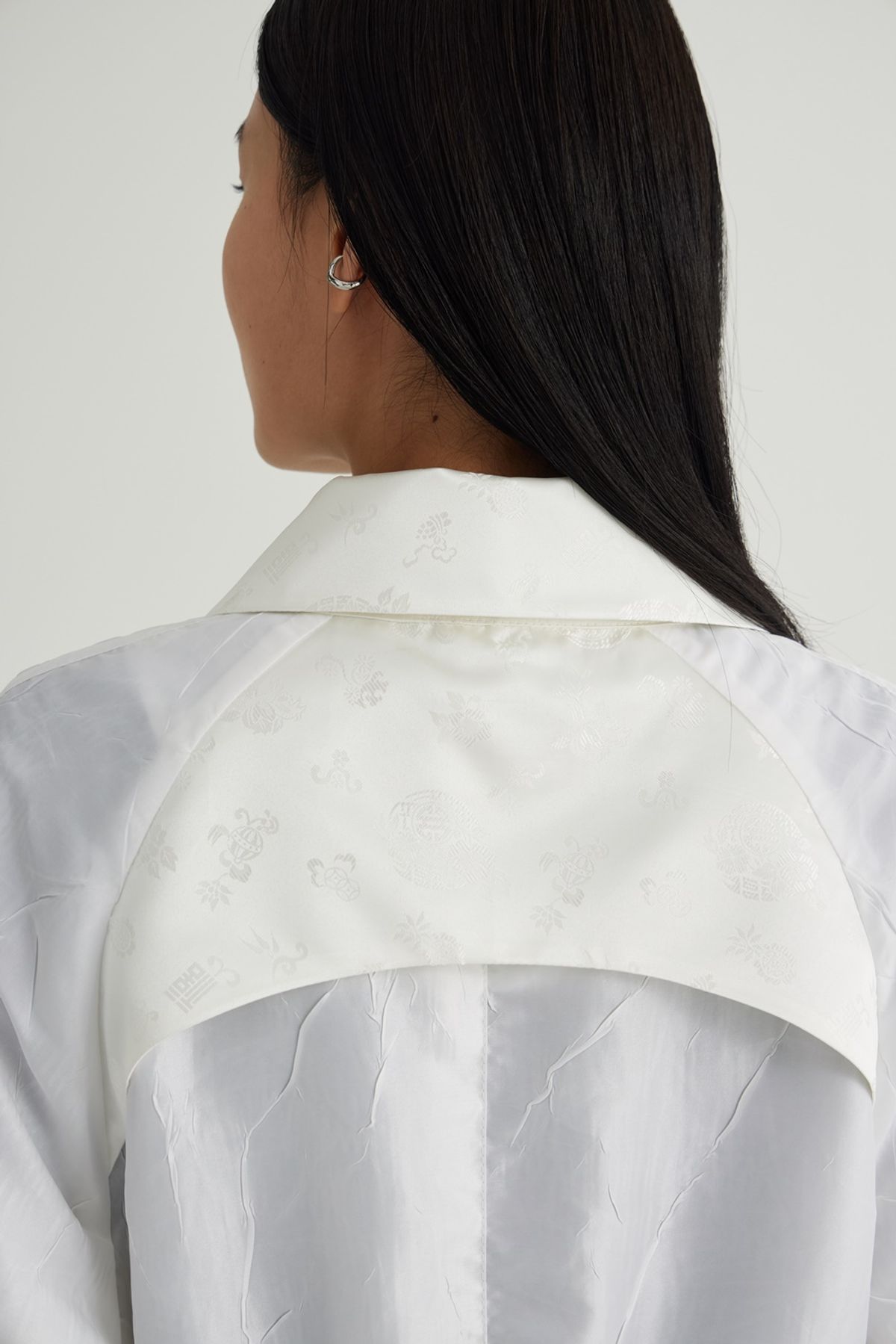 칠 하나 투 구육(71TO96) Collar point safari jumper (White)