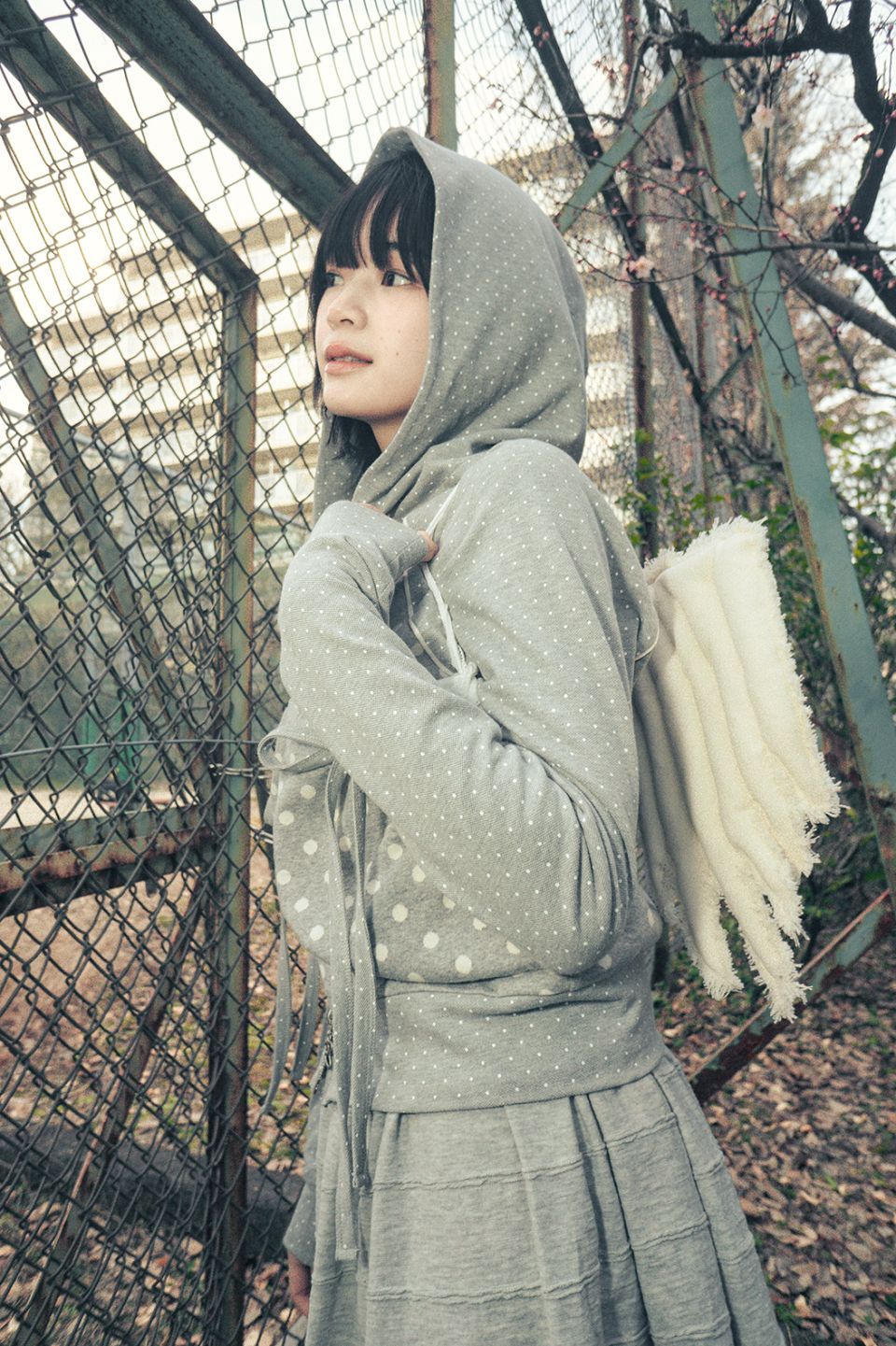 MUSINSA | HUG YOUR SKIN Dot Big Pocket Hoodie (Gray)