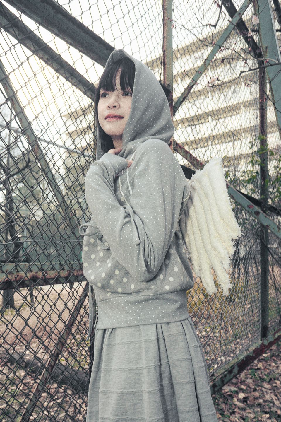 MUSINSA | HUG YOUR SKIN Dot Big Pocket Hoodie (Gray)