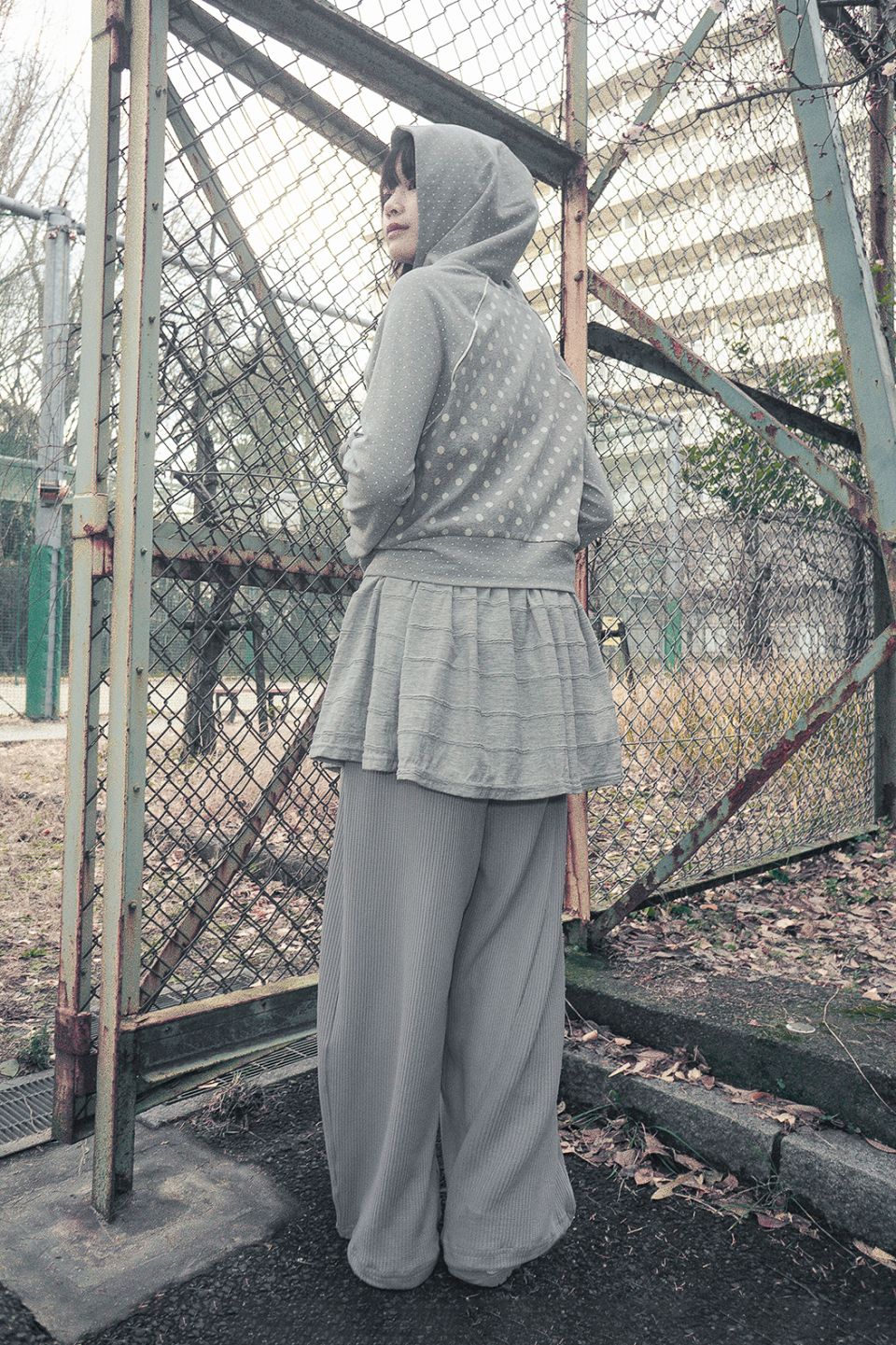 MUSINSA | HUG YOUR SKIN Dot Big Pocket Hoodie (Gray)