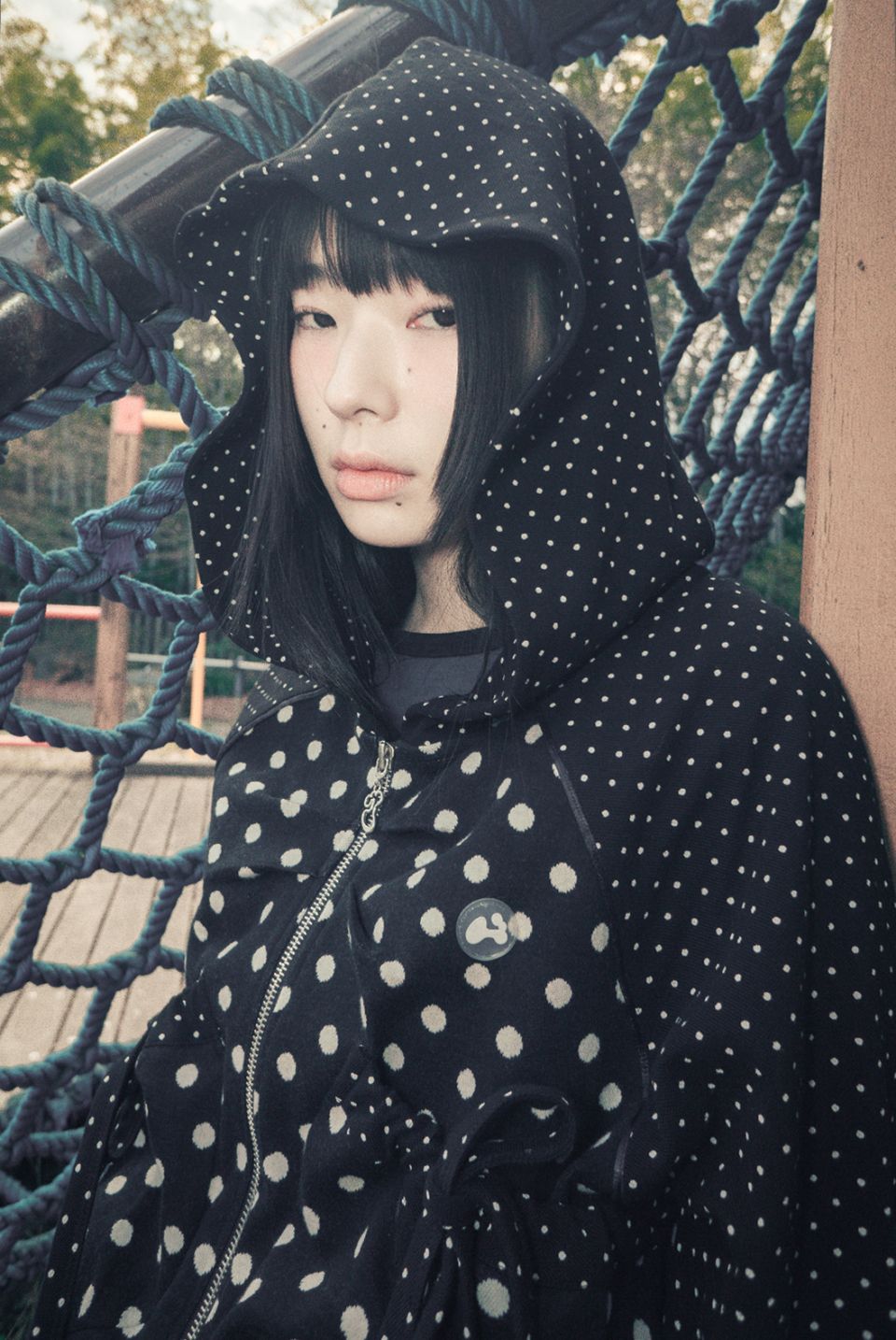 MUSINSA | HUG YOUR SKIN Dot Big Pocket Hoodie (Black)