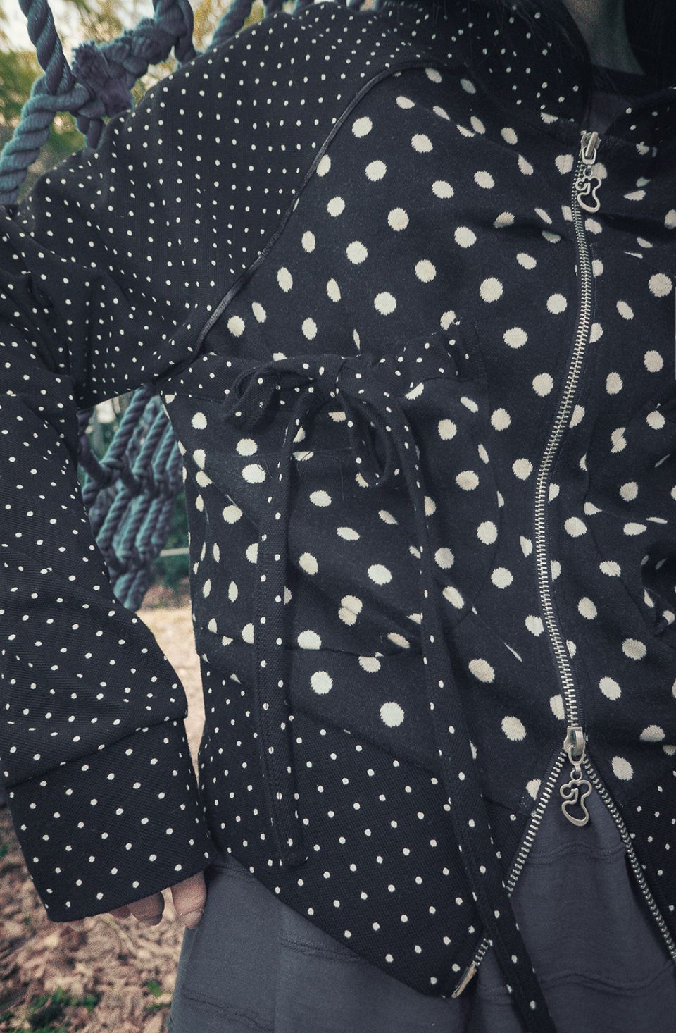 MUSINSA | HUG YOUR SKIN Dot Big Pocket Hoodie Zip-Up (Black)