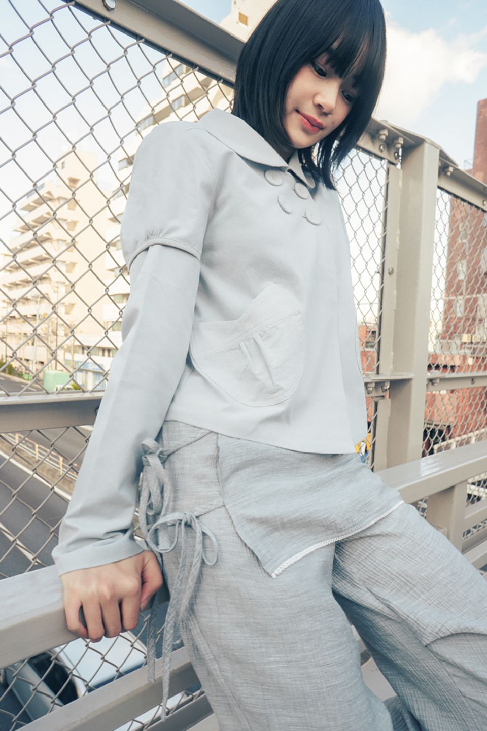 MUSINSA公式 | HUG YOUR SKIN Detachable round jacket (grayish