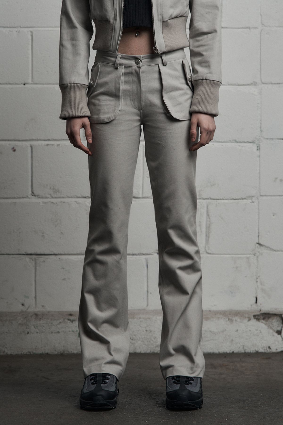 시너진(SYNERJYN) CARGO POCKET COTTON PANTS GRAY