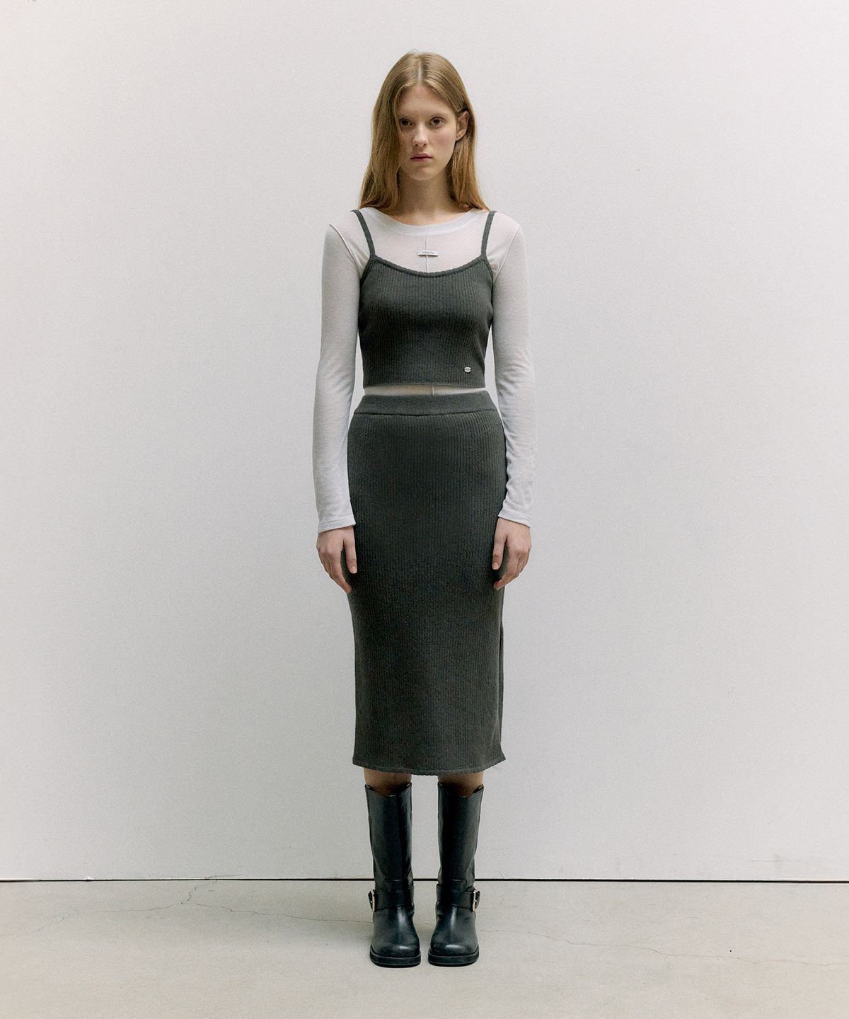 로라로라(ROLAROLA) SCALLOP KNIT SKIRT CHARCOAL