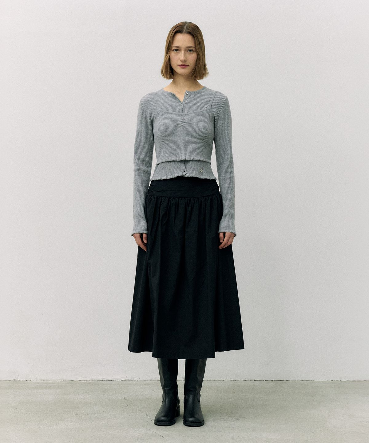 로라로라(ROLAROLA) SHIRRING LONG SKIRT BLACK