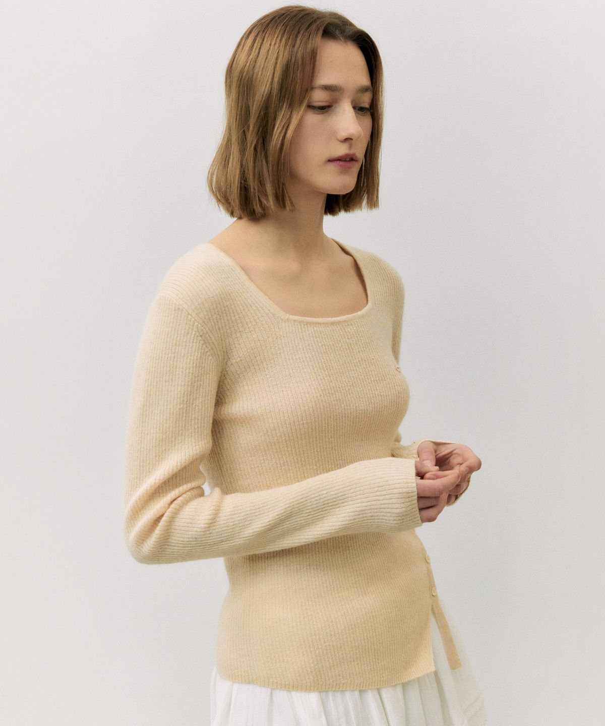 로라로라(ROLAROLA) MOHAIR BLENDED BUTTON KNIT IVORY