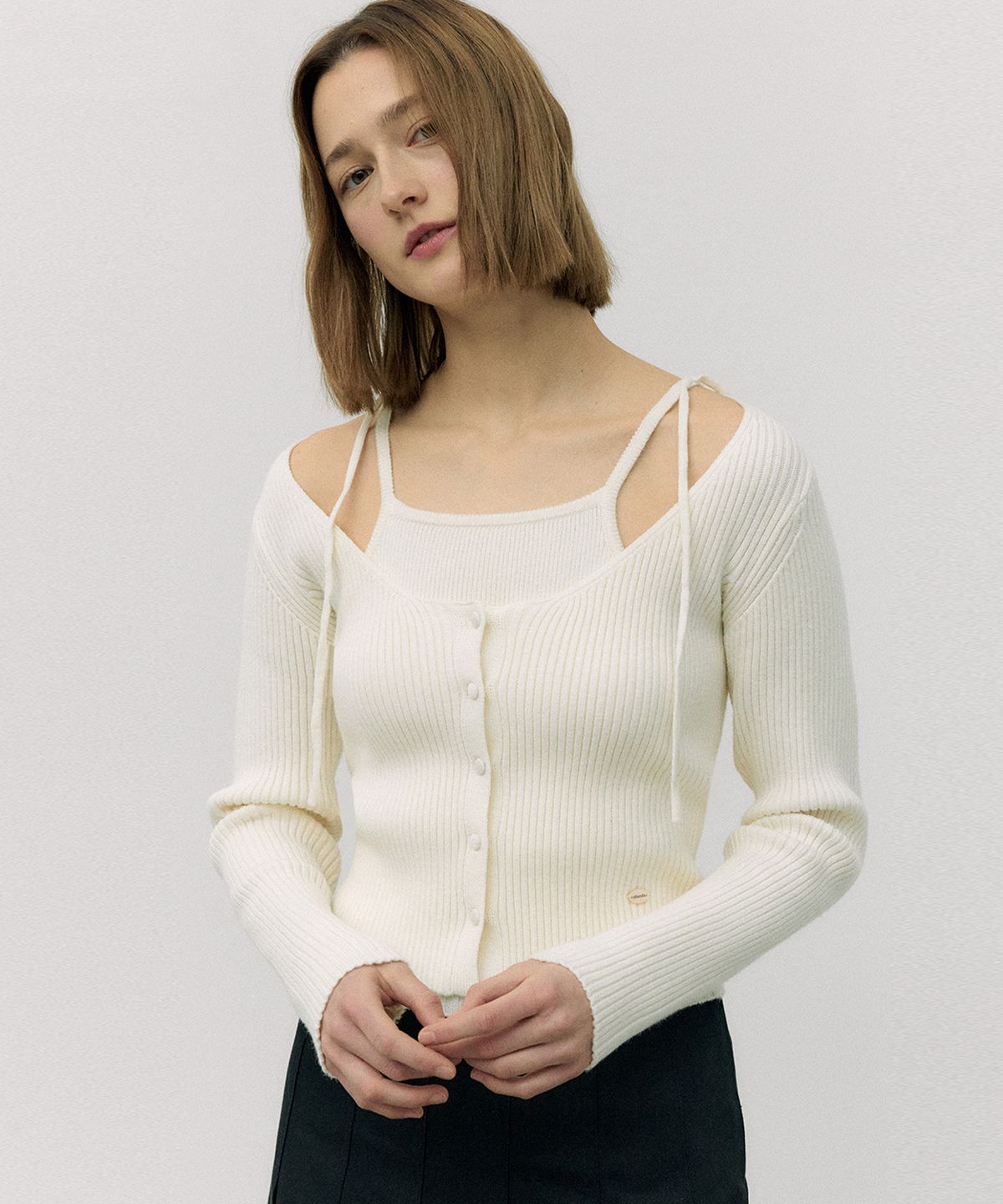 로라로라(ROLAROLA) RIBBON SLEEVELESS CARDIGAN SET IVORY