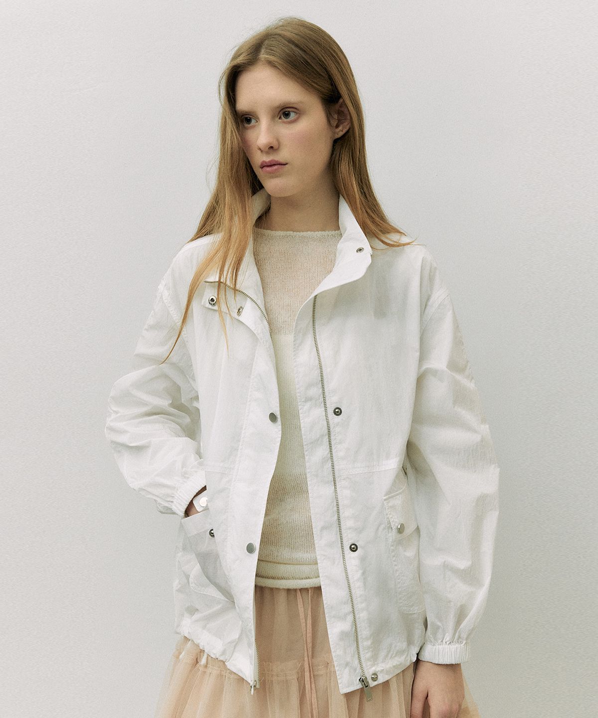 로라로라(ROLAROLA) HIGH NECK WIND JACKET WHITE