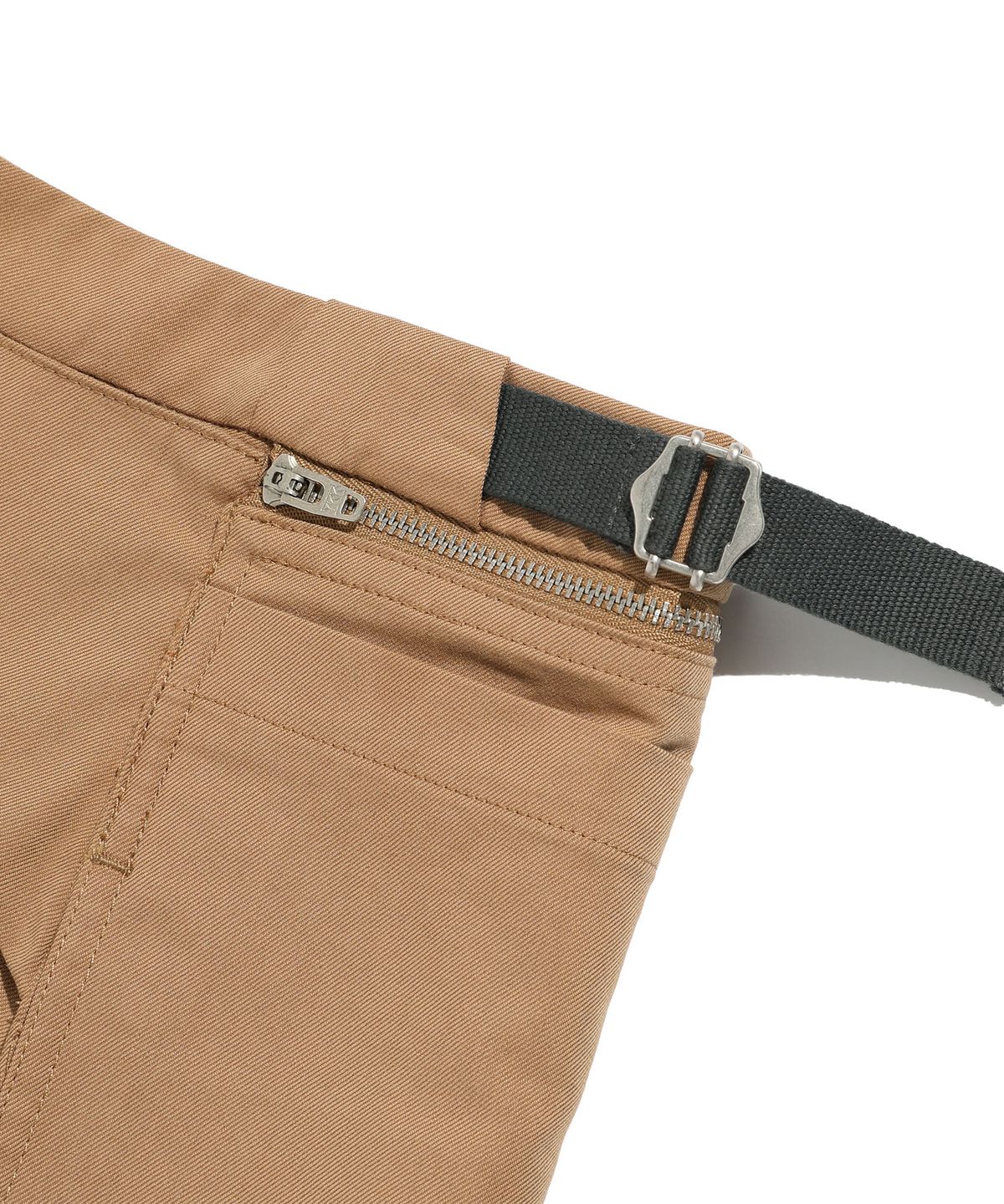 나이스고스트클럽(NICEGHOSTCLUB) FFATS PLEATS BELT POCKET SKIRT_BEIGE(NG2FSUPA91A)