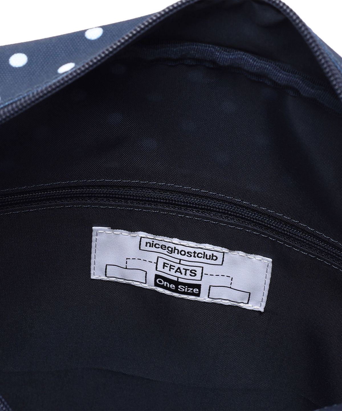 나이스고스트클럽(NICEGHOSTCLUB) FFATS BOX DOT BAG_NAVY(NG2FSUAB40A)