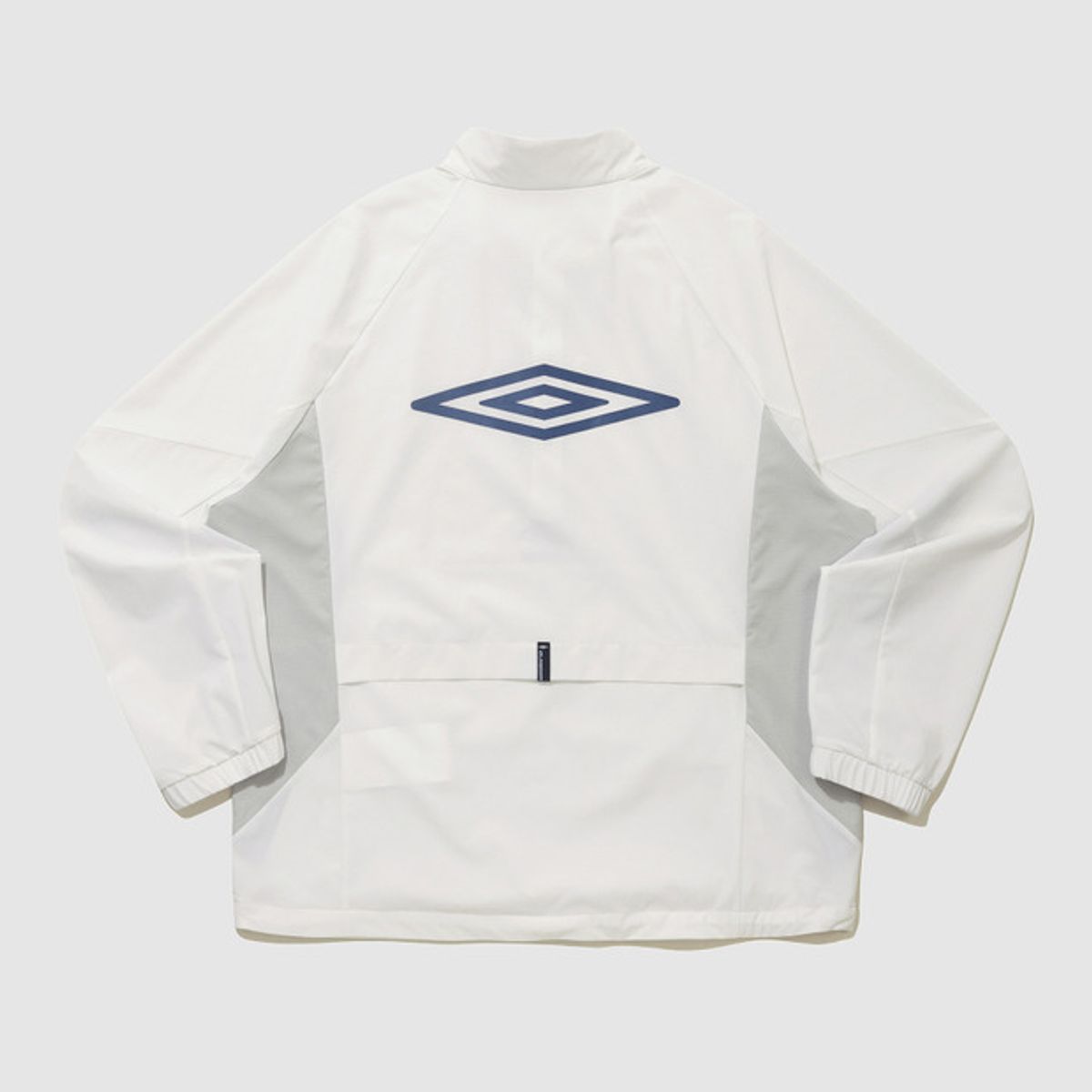 엄브로(UMBRO) 액티브 올라운드 에어홀 스탠넥 아노락 화이트(UQ121SWT22)
