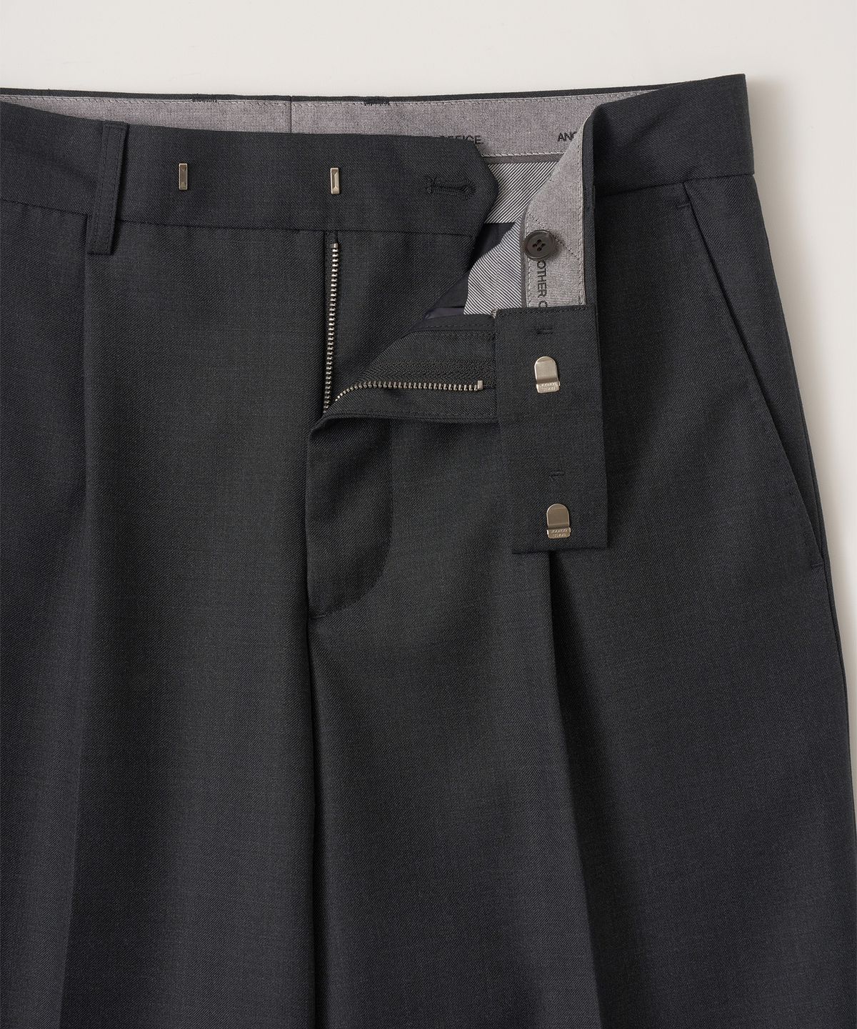 어나더 오피스(ANOTHER OFFICE) Legacy Wool Trouser (Heather Charcoal)