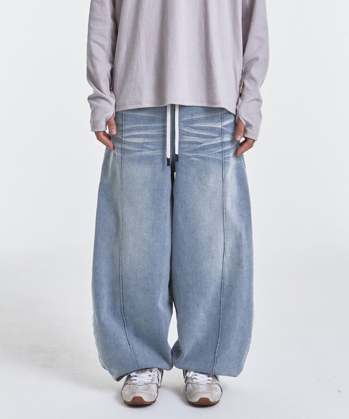 기철(KICHUL) Denim sweat balloon pants (light blue)