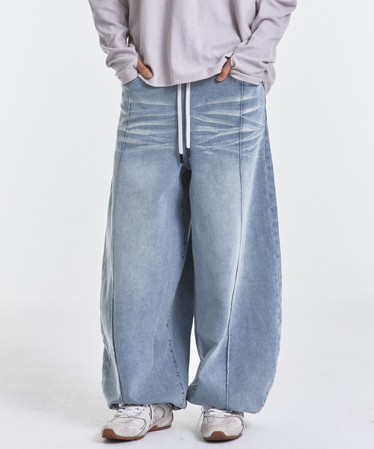 기철(KICHUL) Denim sweat balloon pants (light blue)