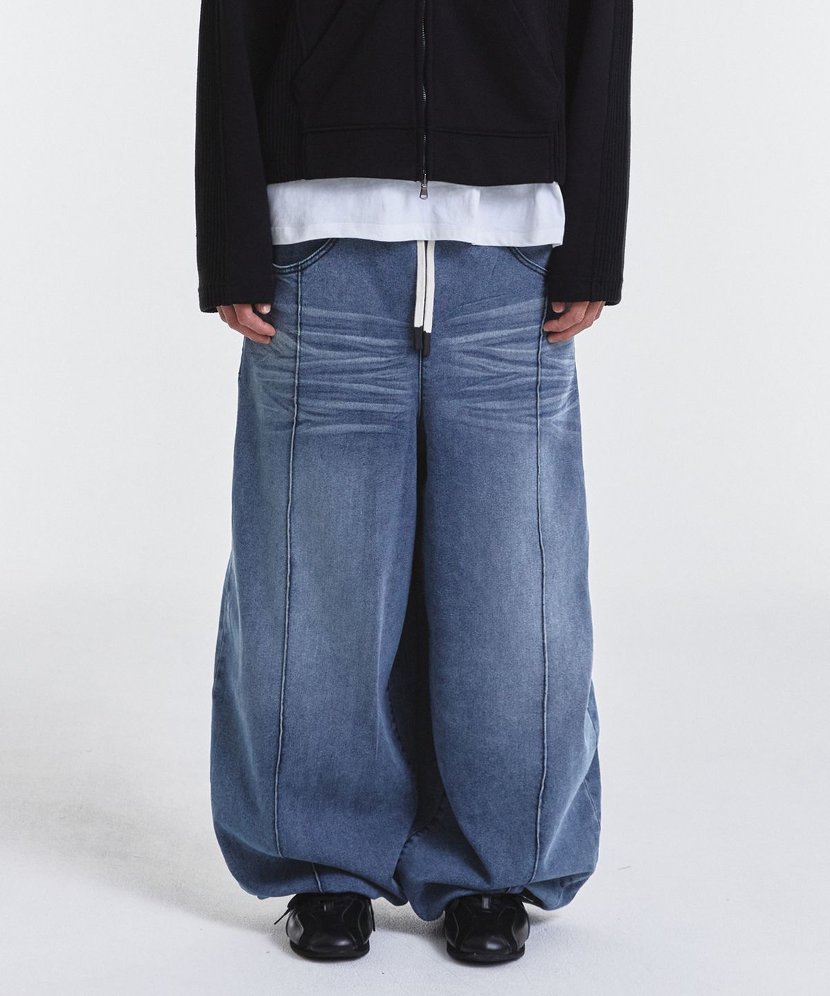기철(KICHUL) Denim sweat balloon pants (indigo blue)