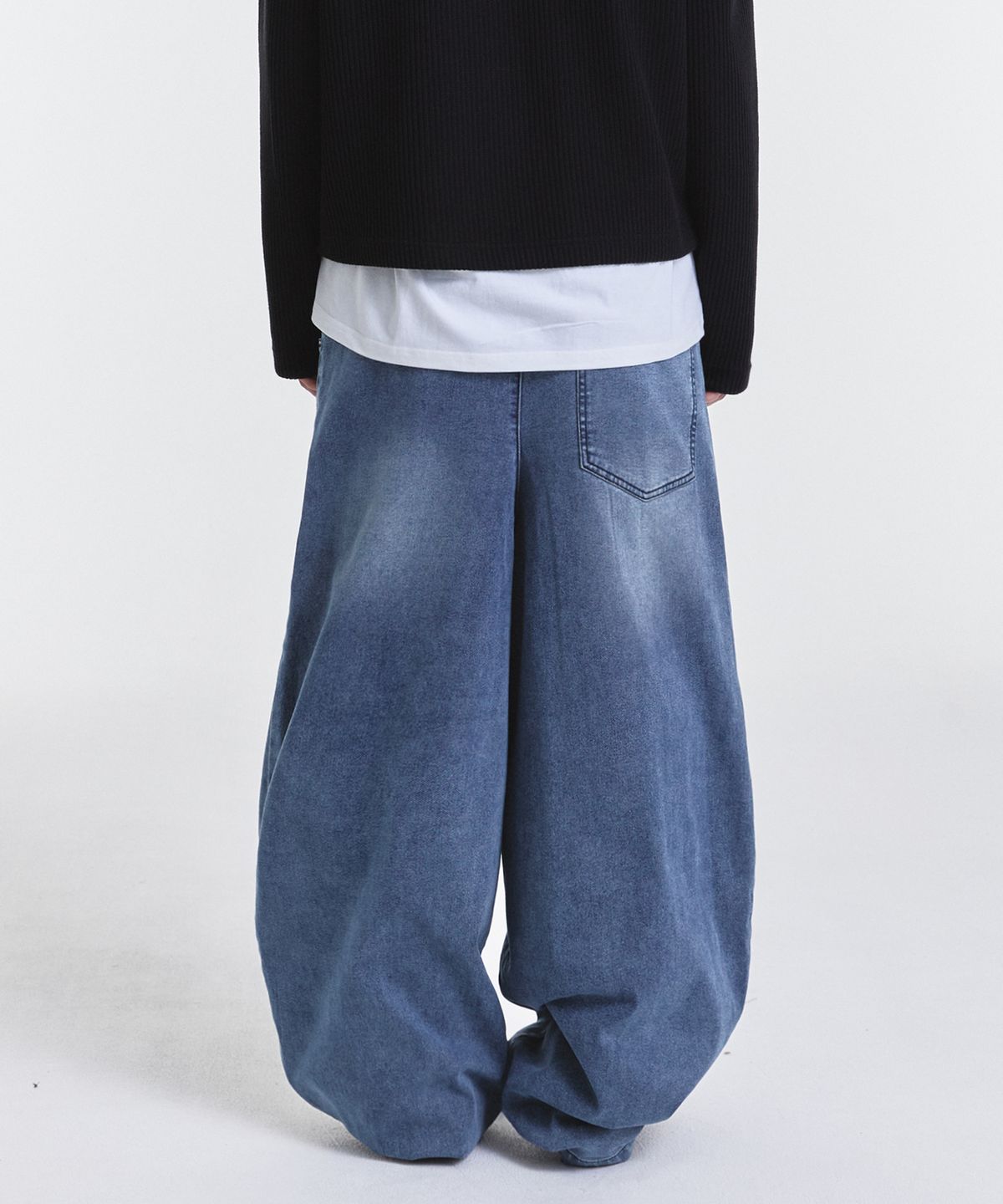 기철(KICHUL) Denim sweat balloon pants (indigo blue)