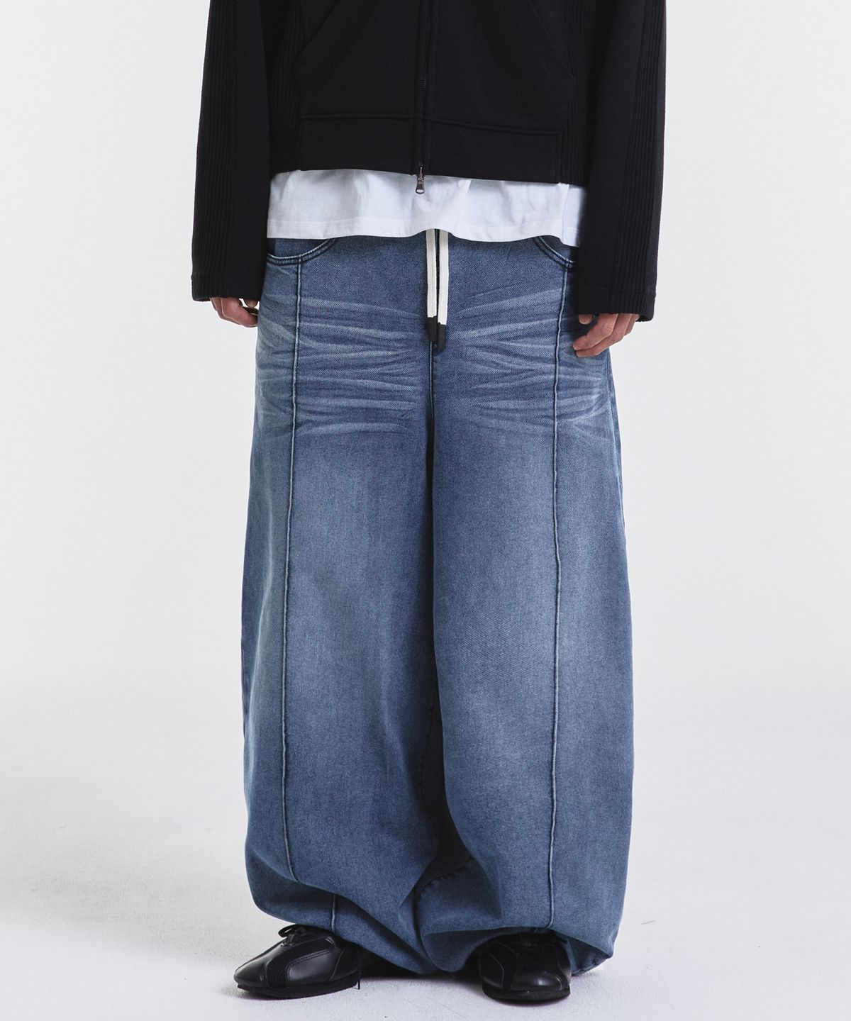 기철(KICHUL) Denim sweat balloon pants (indigo blue)